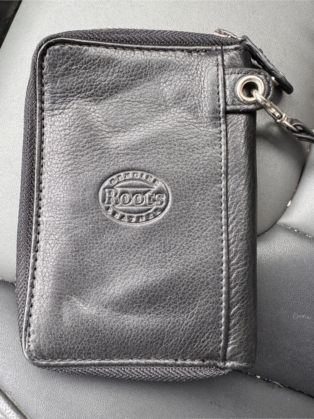 Roots Genuine Leather Wallet image indicator(2)