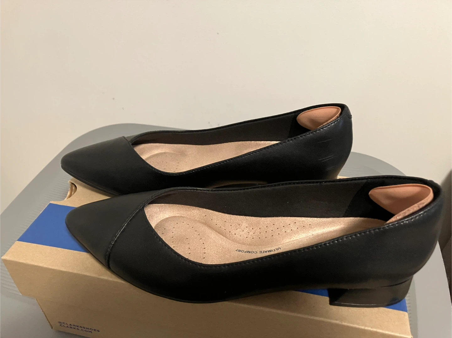Clarks Black leather pointed-toe flats - Size 7.5 - photo 3