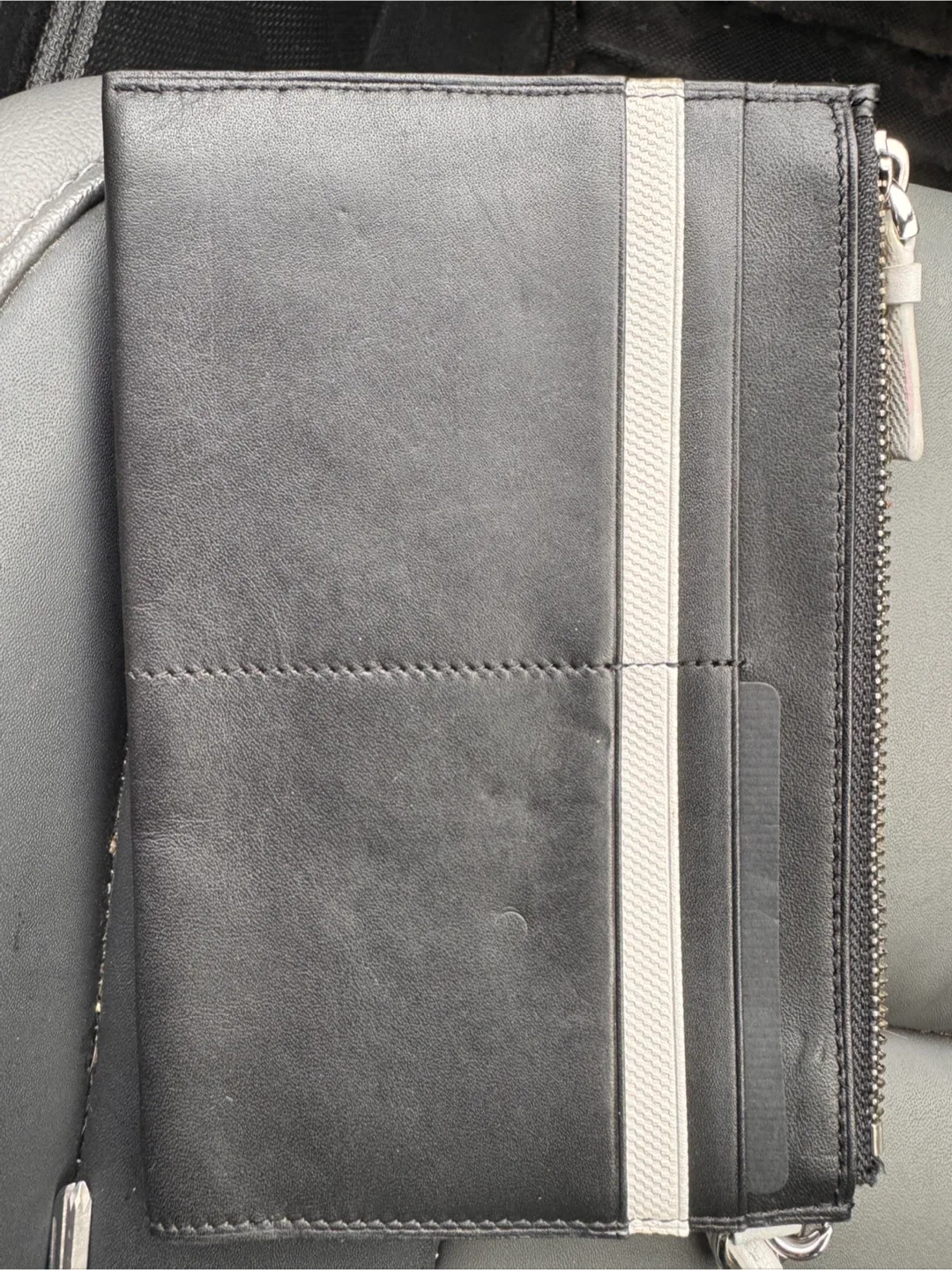 Tumi Black Leather Wallet image indicator(2)