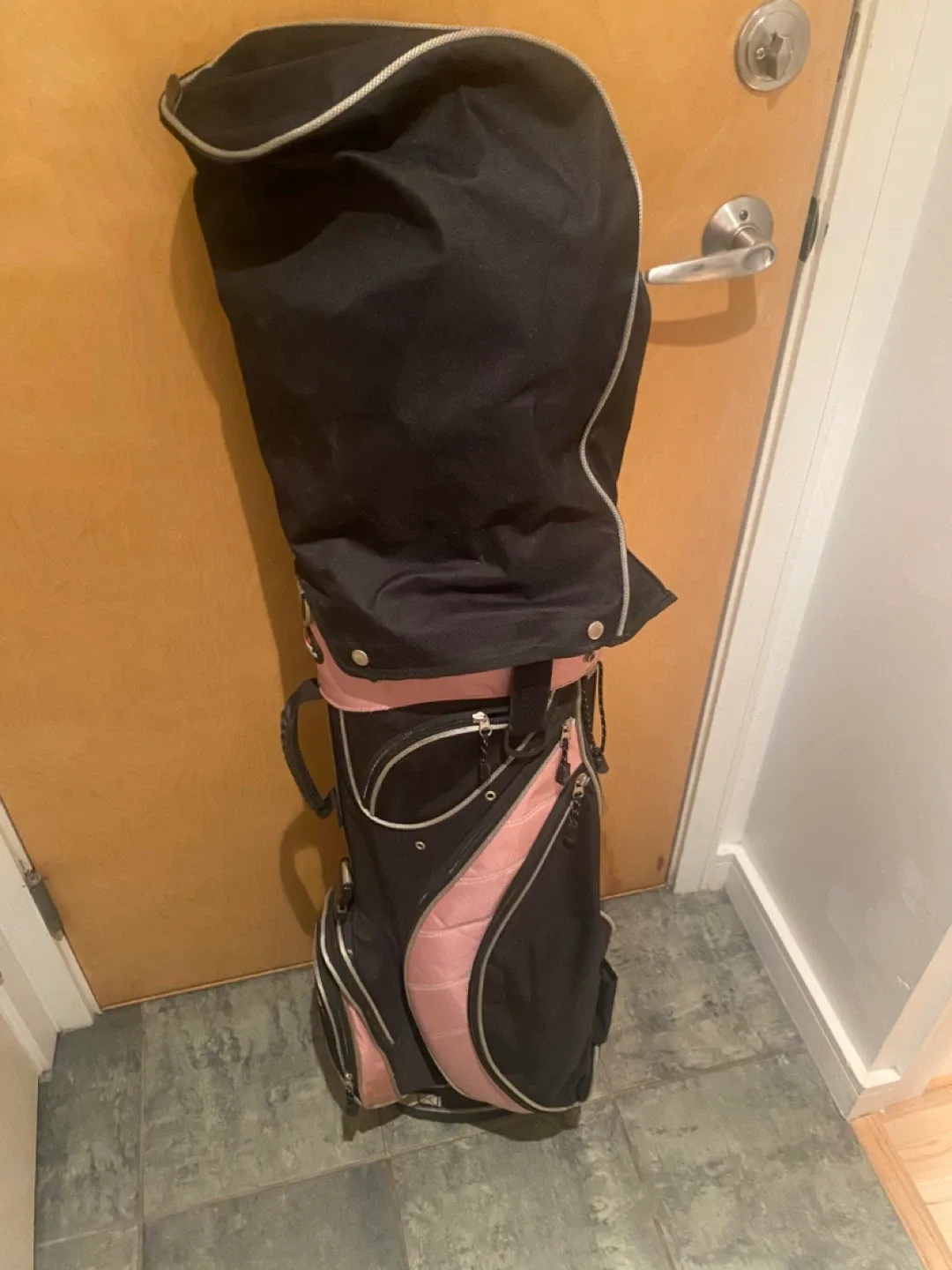 Alien Golf Clubs Set with Bag image indicator(2)