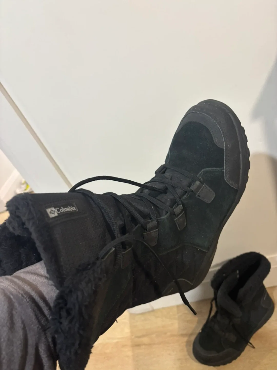 Columbia Women's BL1591-011 Winter Boots - Size 6.5 image indicator(3)