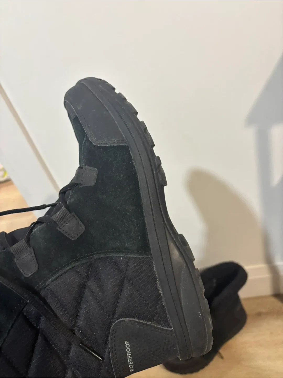 Columbia Women's BL1591-011 Winter Boots - Size 6.5 image indicator(5)