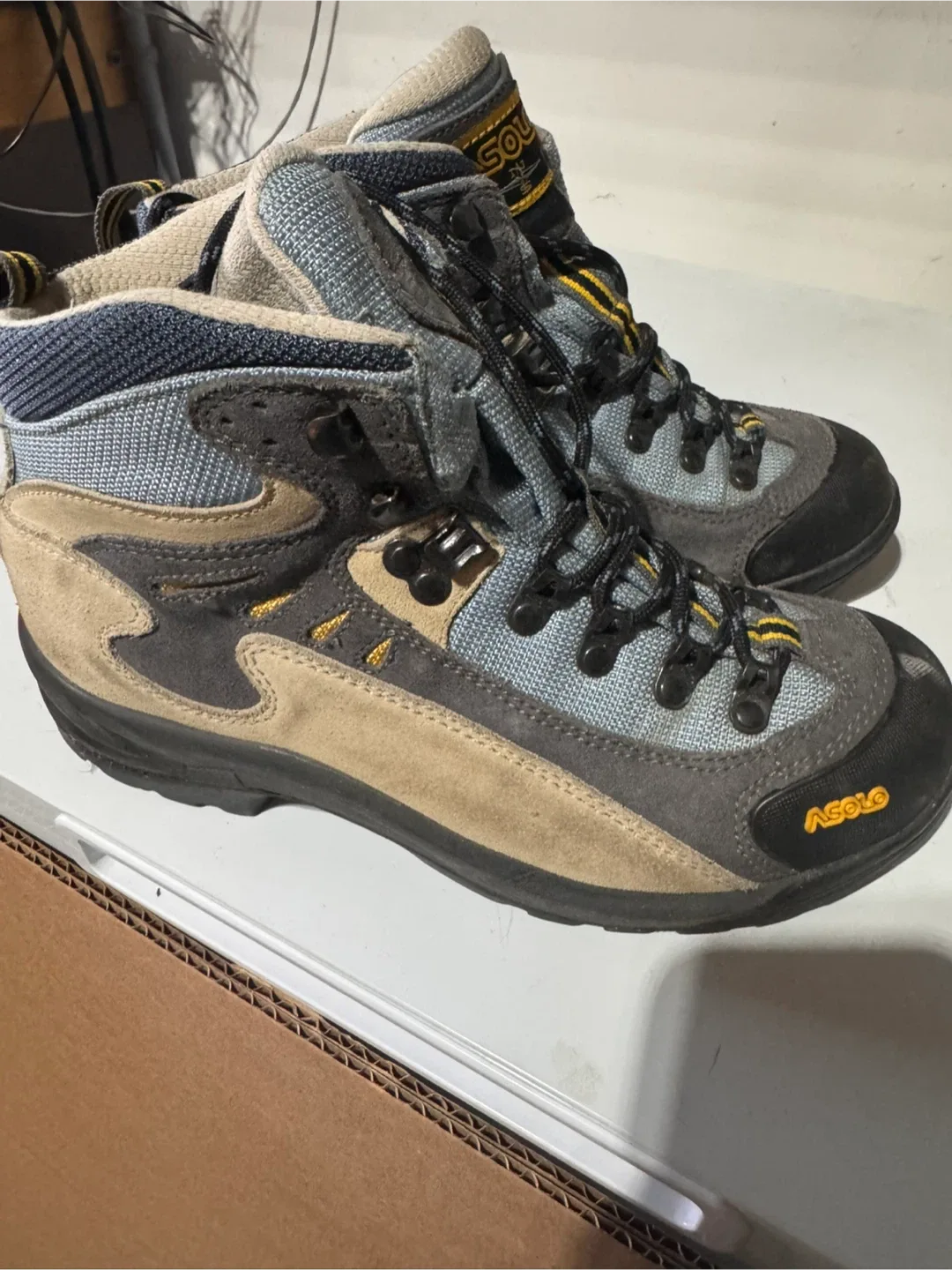 Asolo Hiking Boots, Size 7.5 US image indicator(2)