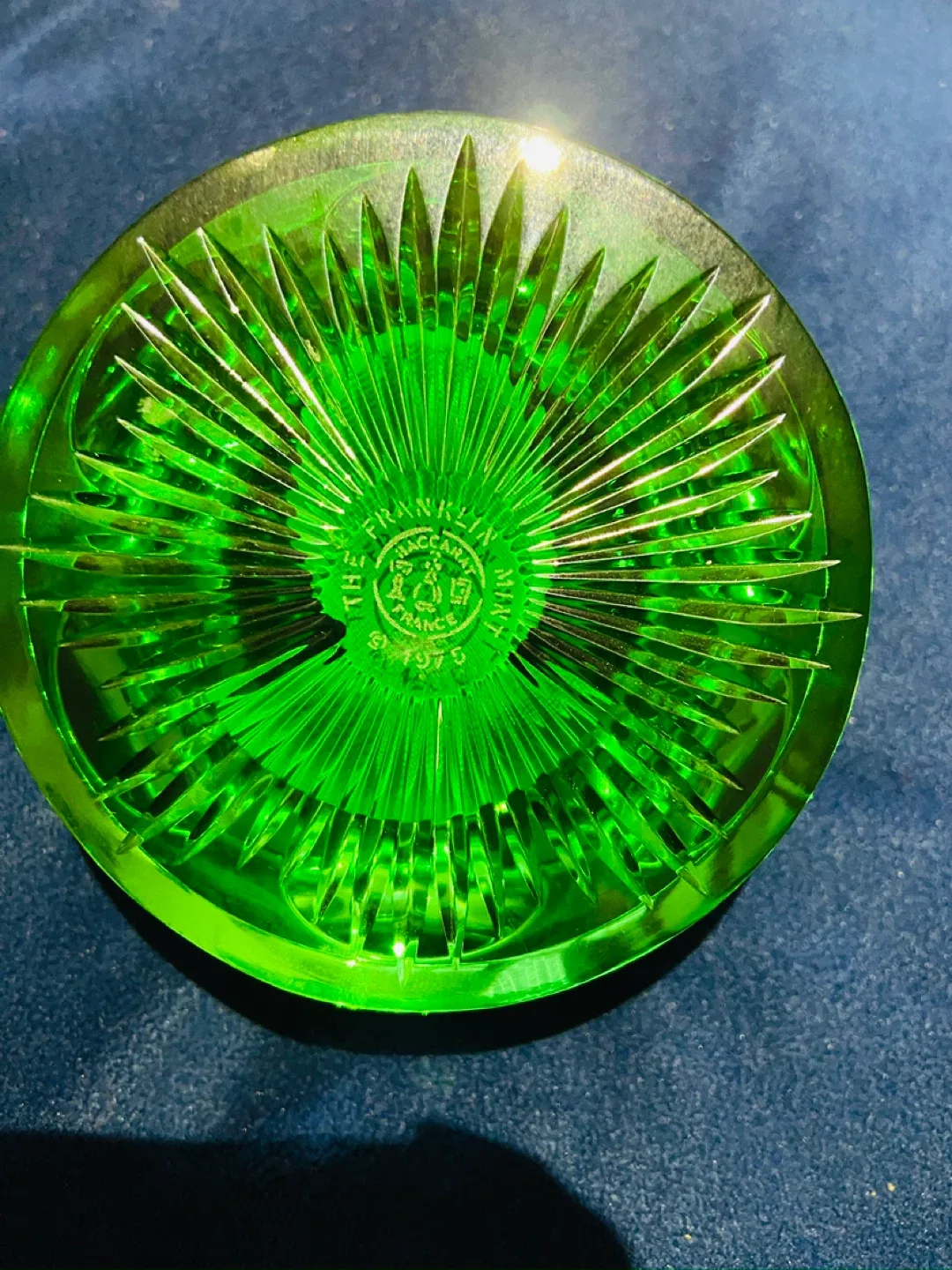 Franklin Mint Baccarat Crystal Paperweight image indicator(3)