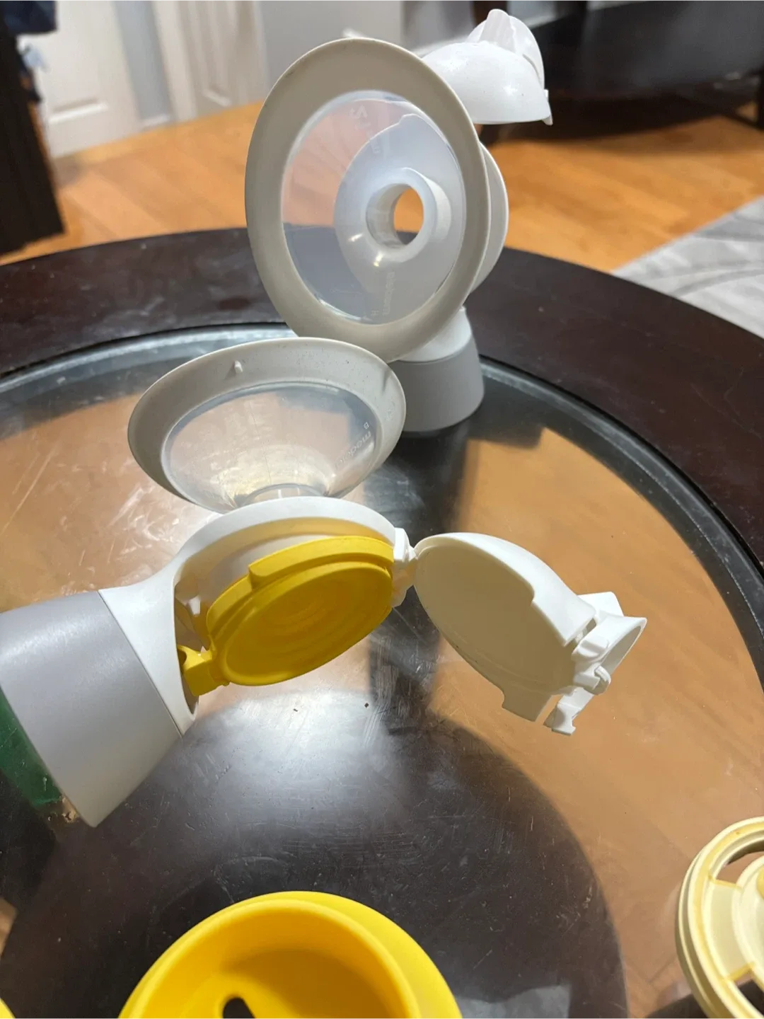Medela Pump In Style Breast Pump with maxFlow image indicator(5)