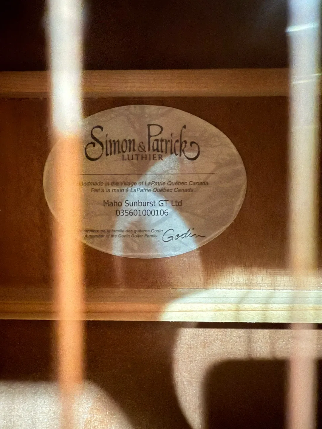 Simon & Patrick Maho Sunburst GT Acoustic Guitar image indicator(2)