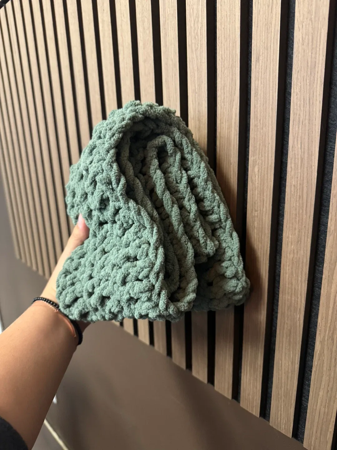 Handmade Chunky Knit Scarves! image indicator(2)