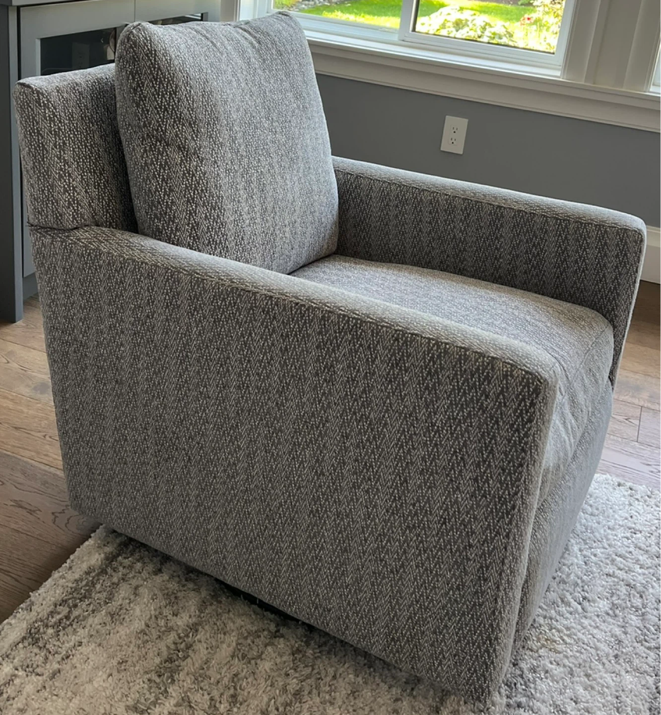 Grey Swivel Armchair - photo 3