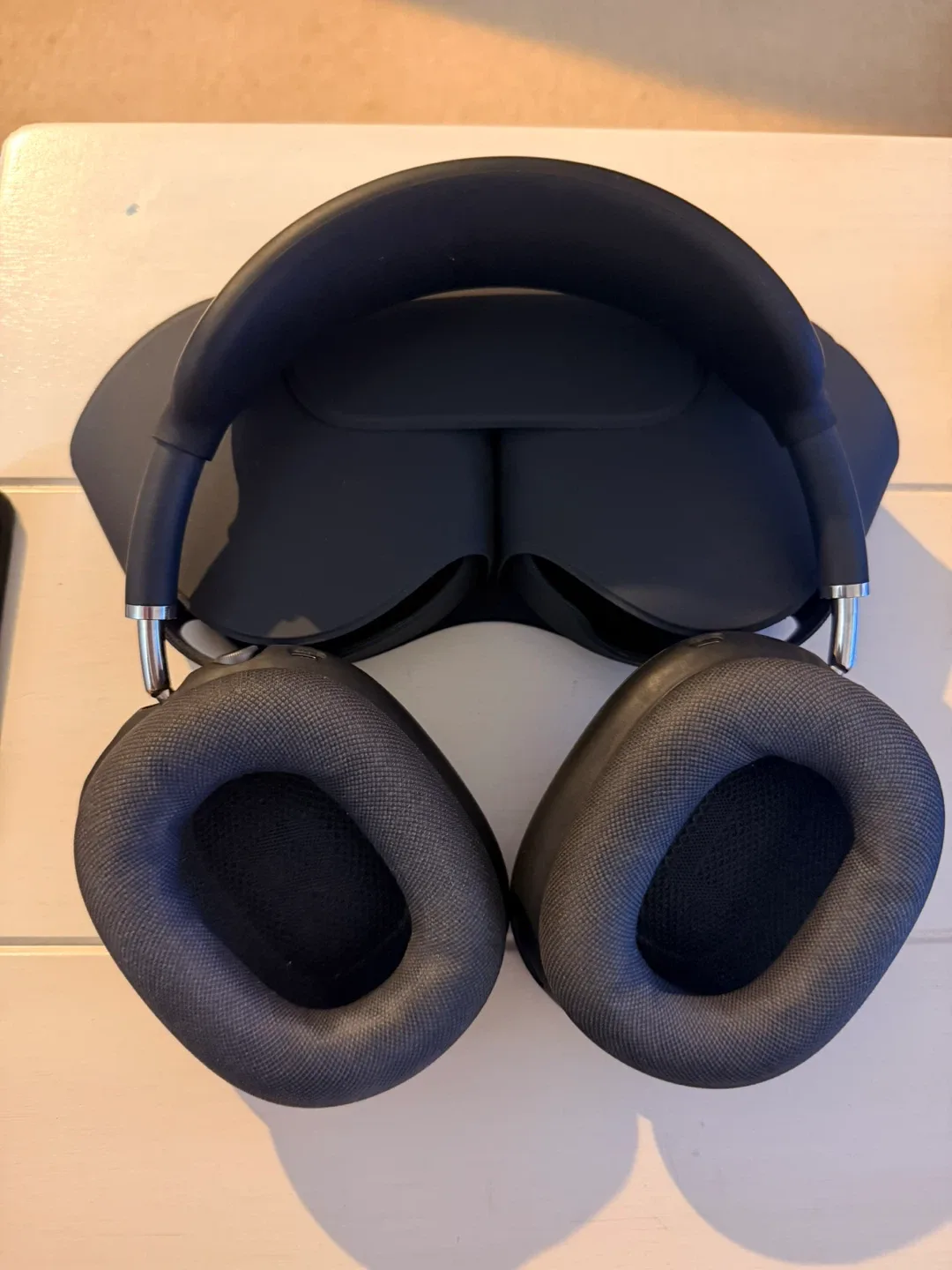 Apple AirPods Max - Black Gen 1 image indicator(3)