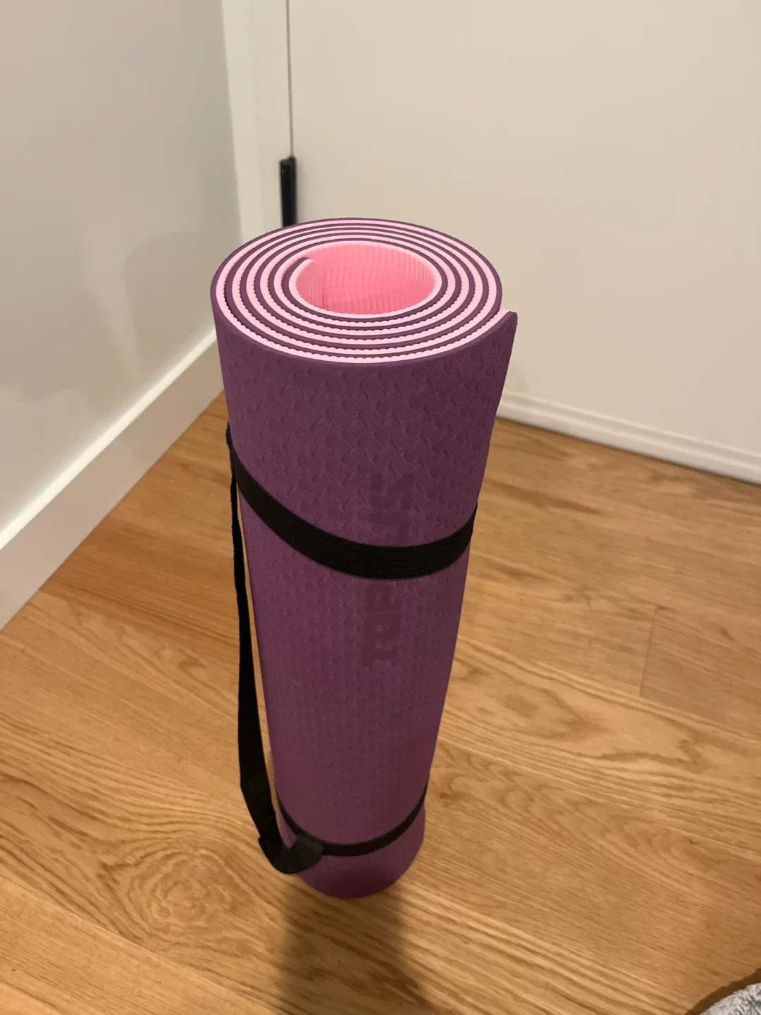 TOPLUS Purple Yoga Mat w/ Strap image indicator(2)