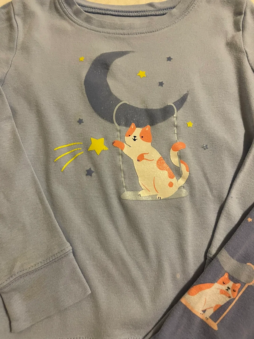 Carters Cat & Moon Pajamas size 5T image indicator(2)