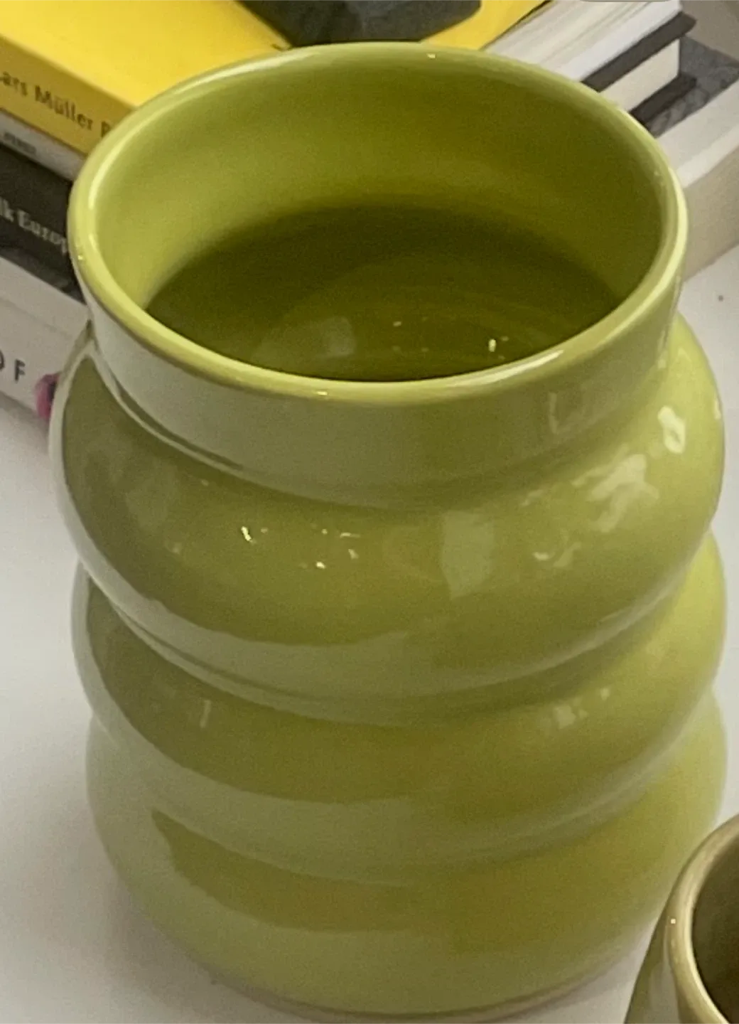 Handmade Green / Chartreuse Flower Vase image indicator(3)