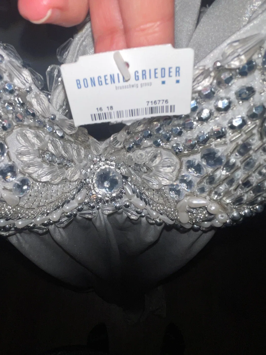 Mignon Ivory/Silver Embellished Beaded Jewel Gown size 10 image indicator(4)