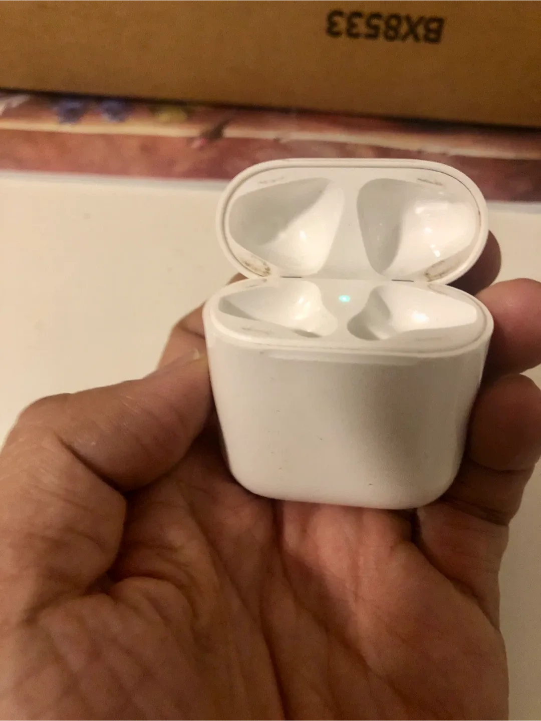 Apple AirPods(right broken) with Charging Case image indicator(7)