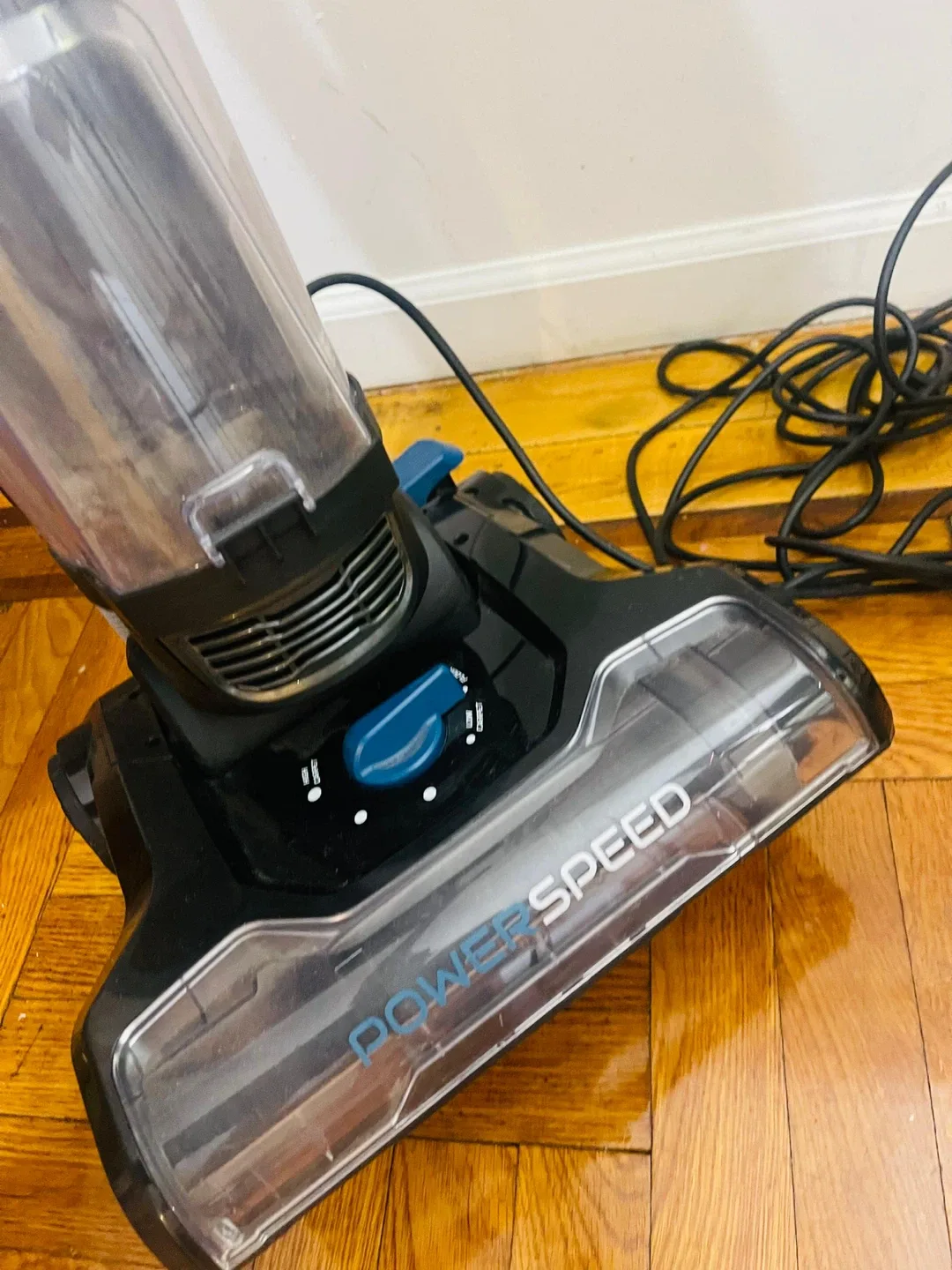 Eureka PowerSpeed Upright Vacuum Cleaner(Moving Out) image indicator(4)