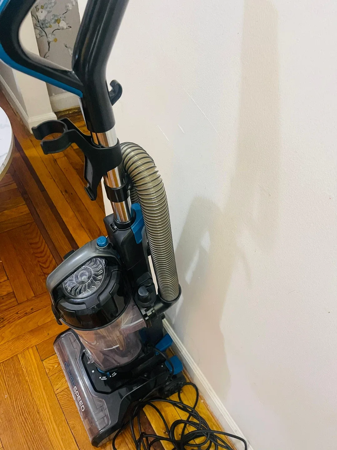 Eureka PowerSpeed Upright Vacuum Cleaner(Moving Out) image indicator(3)