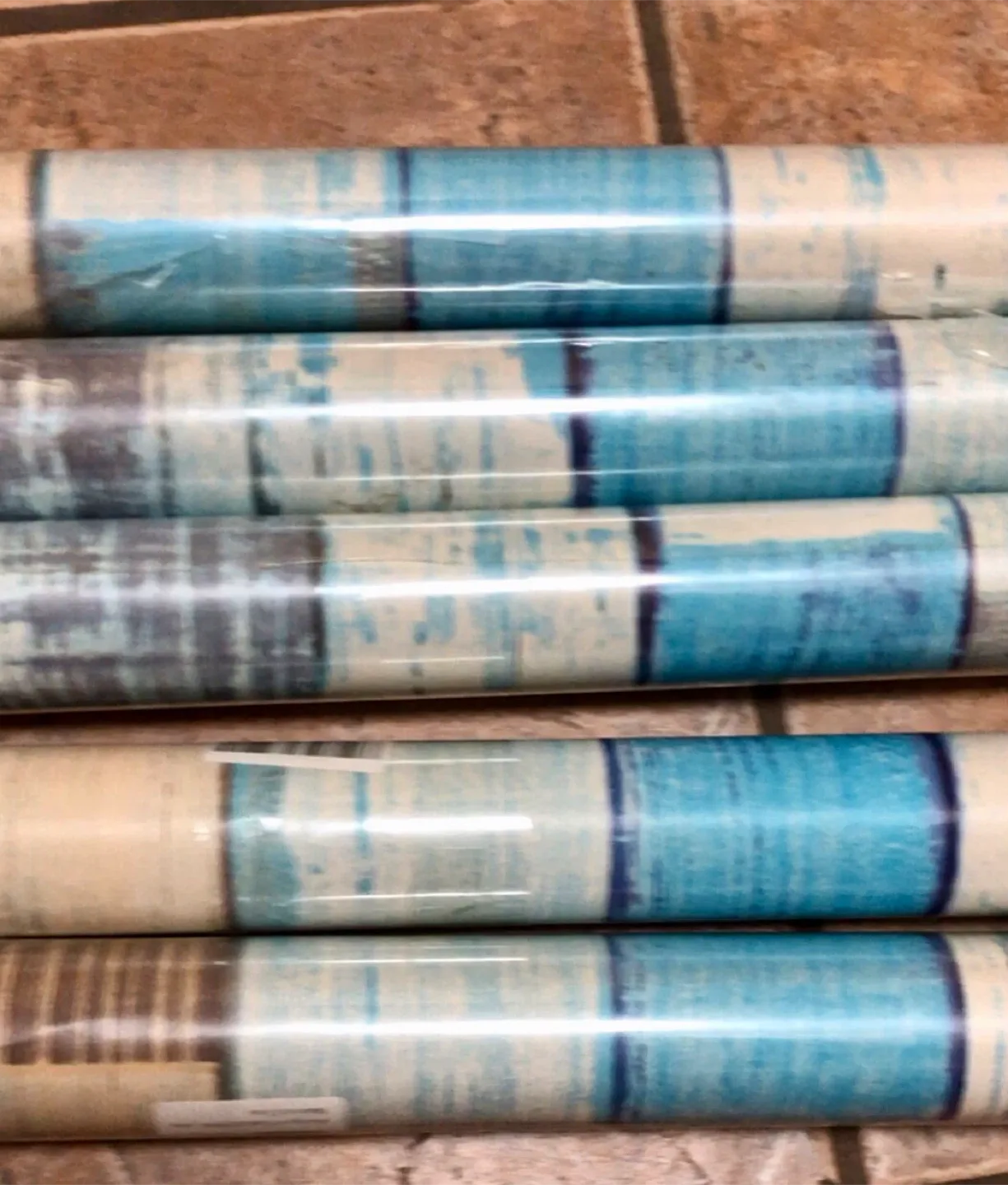 Wallpaper rolls, populatpeel & stick image indicator(4)