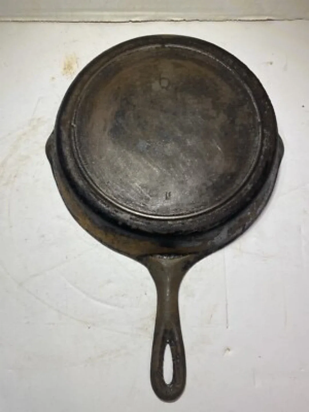 Cast Iron Skillet image indicator(3)