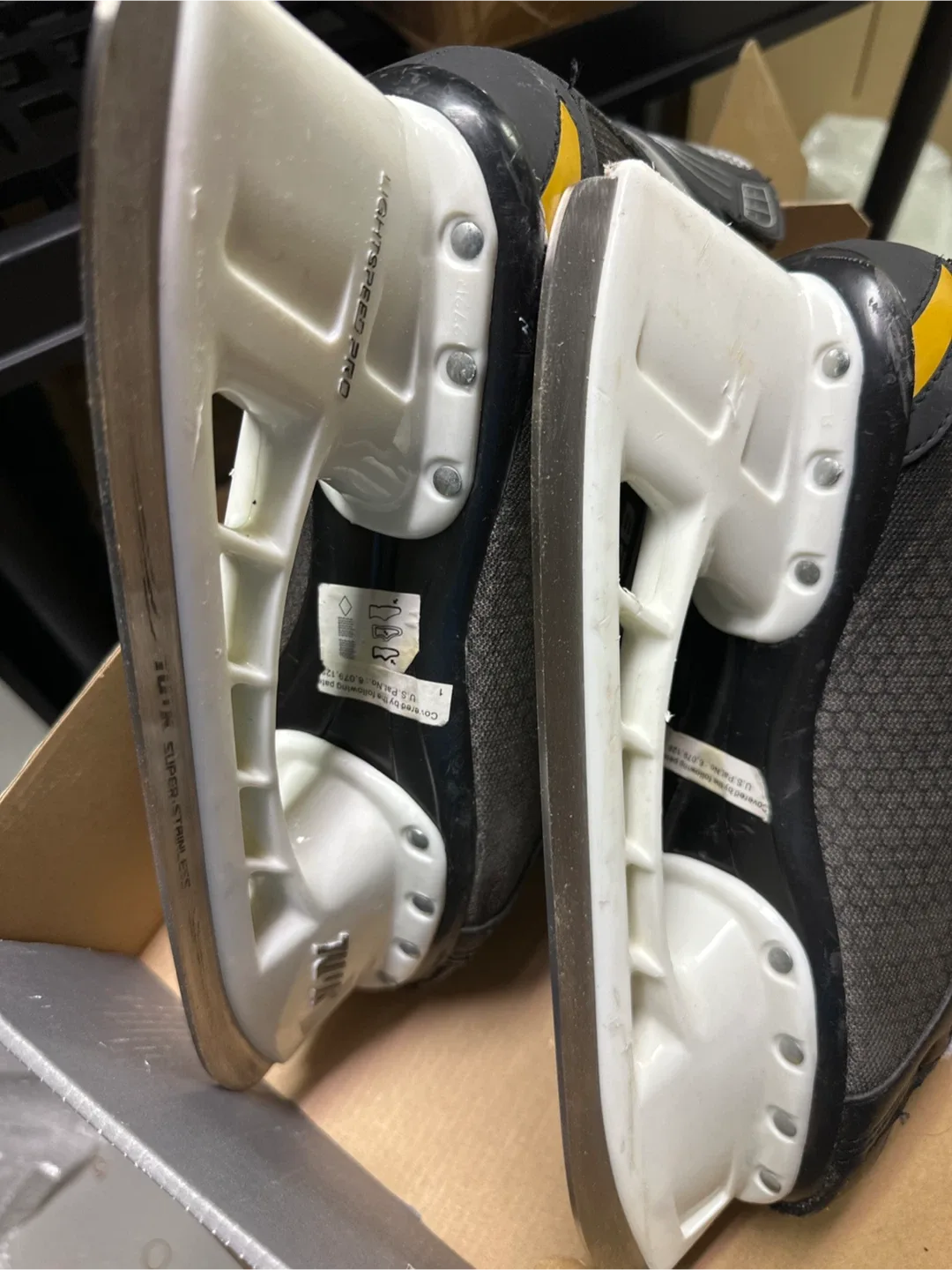 Bauer Supreme ONE.4 Ice Skates - Size 8R image indicator(3)