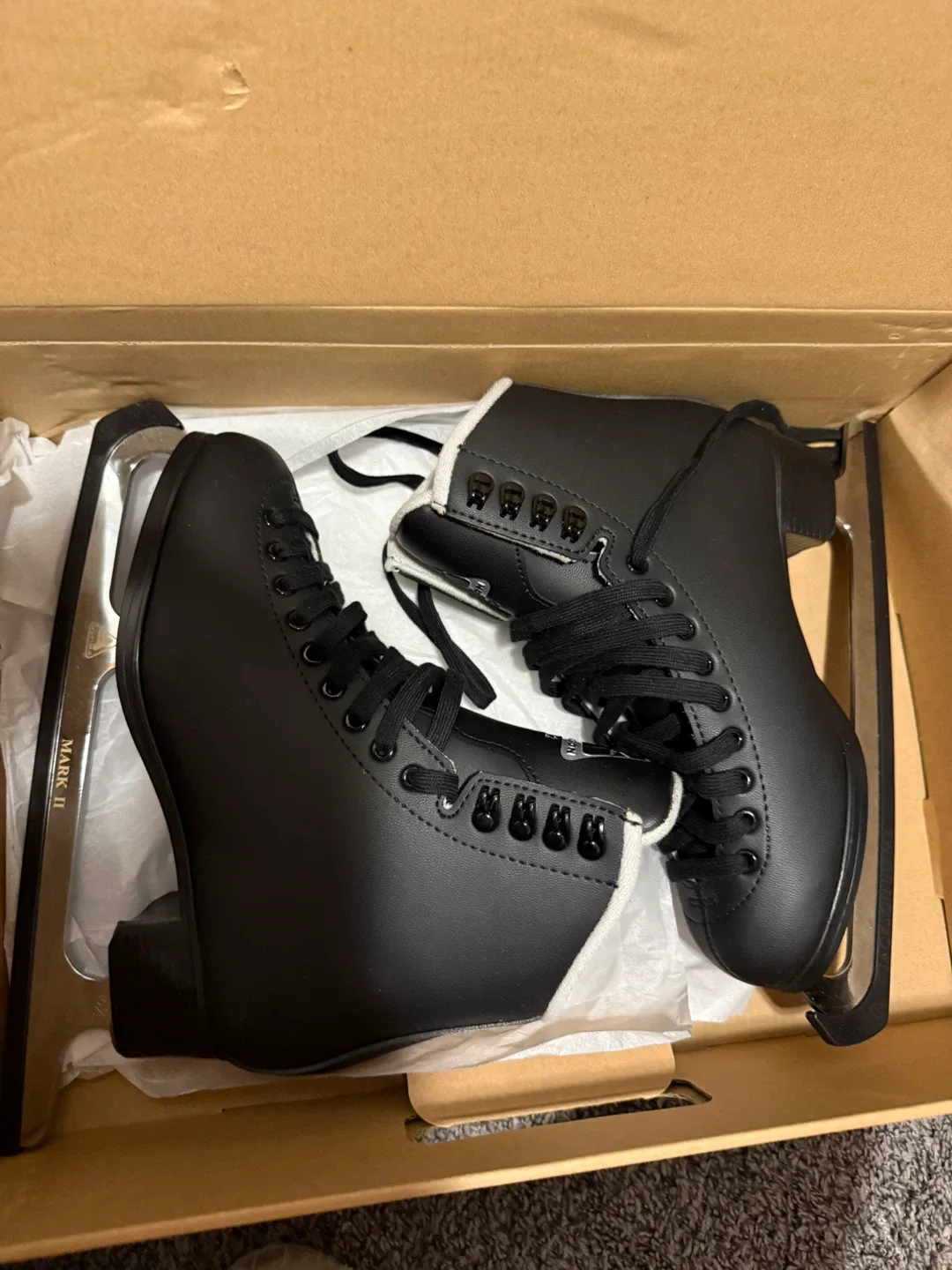 Figure Skates - Black, Size 6