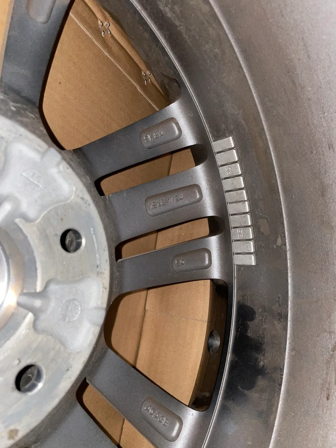 Infiniti 19x8.5J Alloy Wheel image indicator(2)