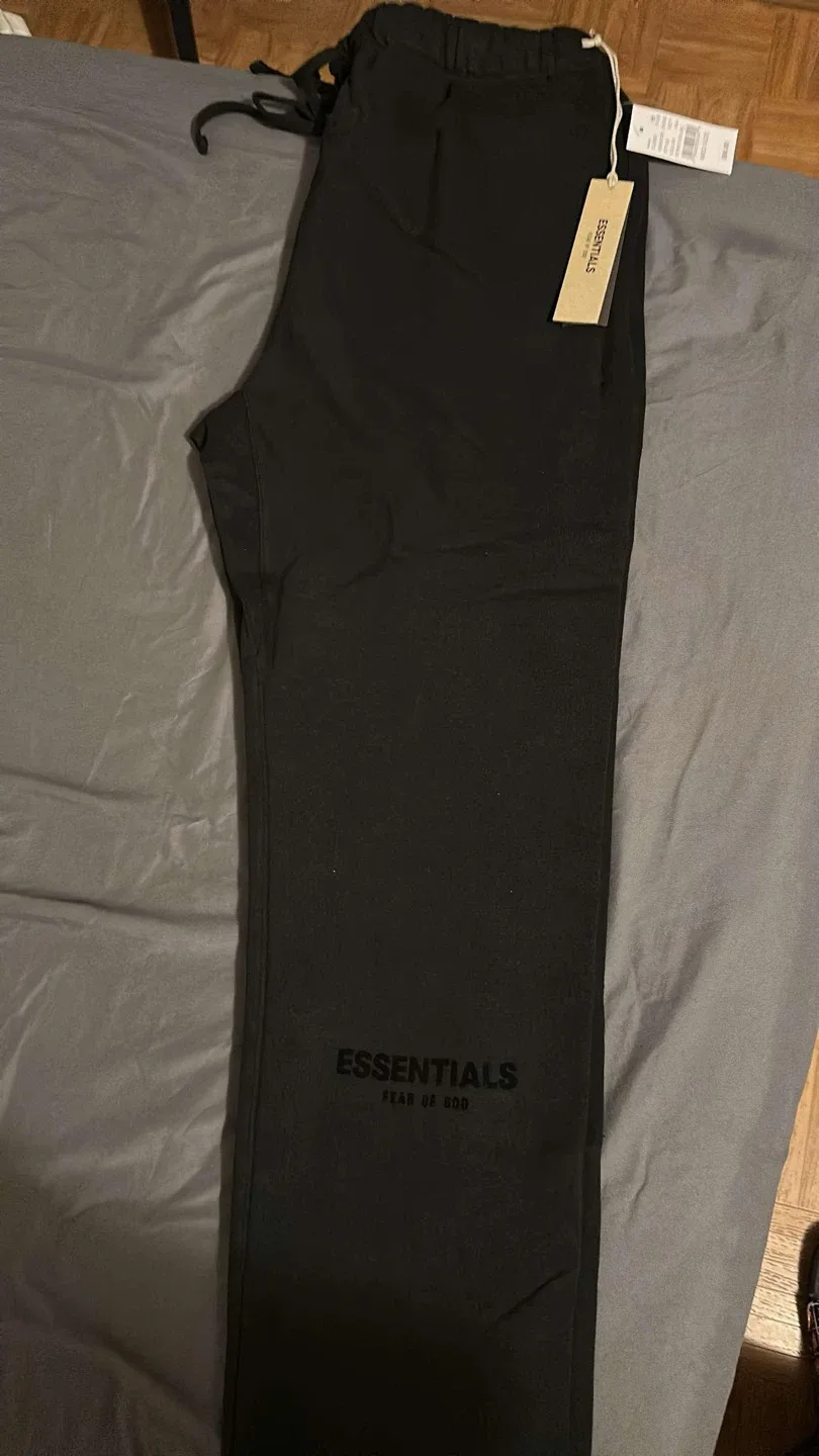 Essentials Fear of God Black Hoodie & Sweatpants Set image indicator(4)