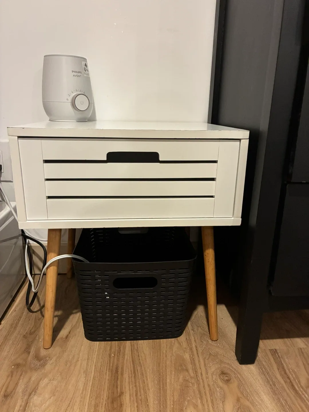 White night stand thumbnail