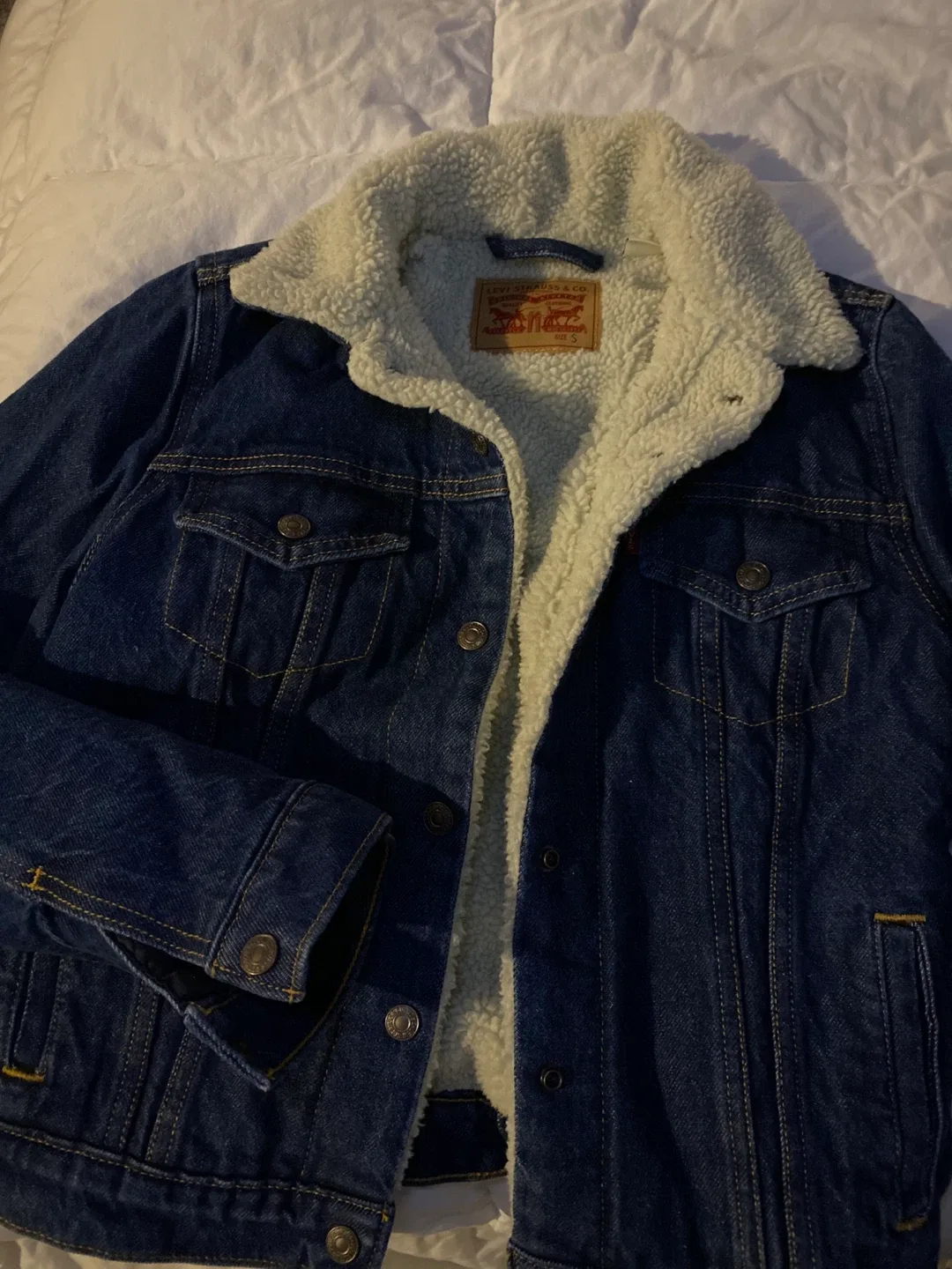 Levi's Sherpa Trucker Jacket - Size S image indicator(2)
