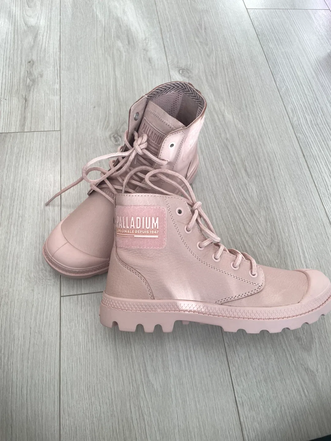 Palladium Boots - Size 7.5 US Women's image indicator(6)
