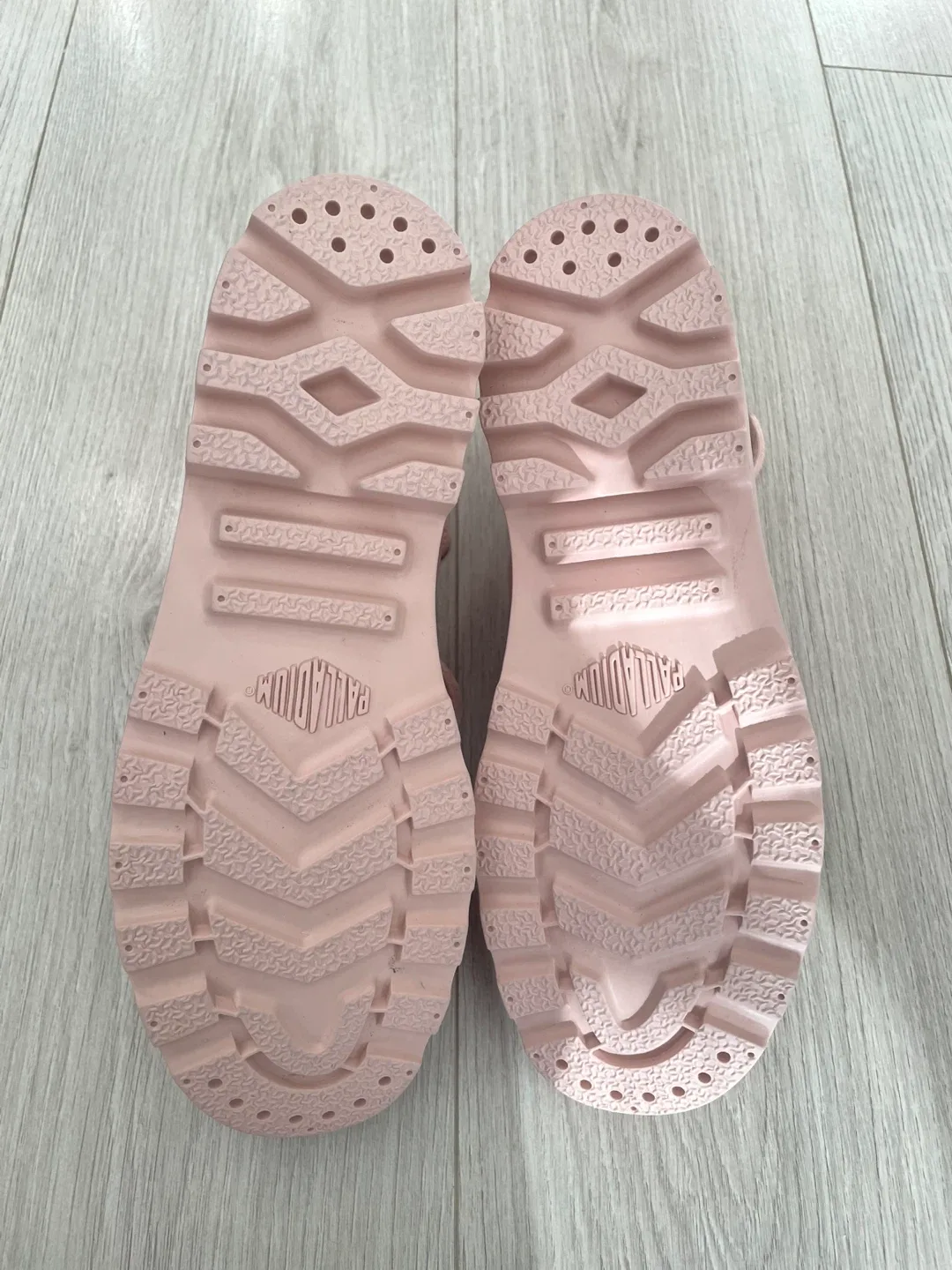 Palladium Boots - Size 7.5 US Women's image indicator(5)