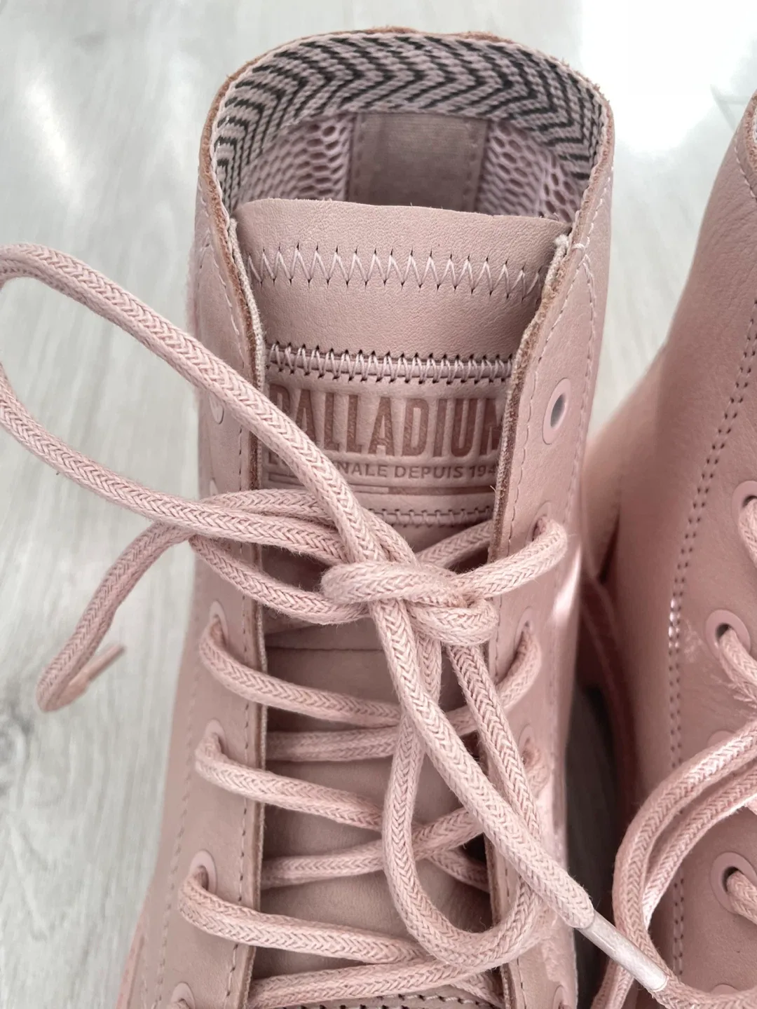 Palladium Boots - Size 7.5 US Women's image indicator(2)