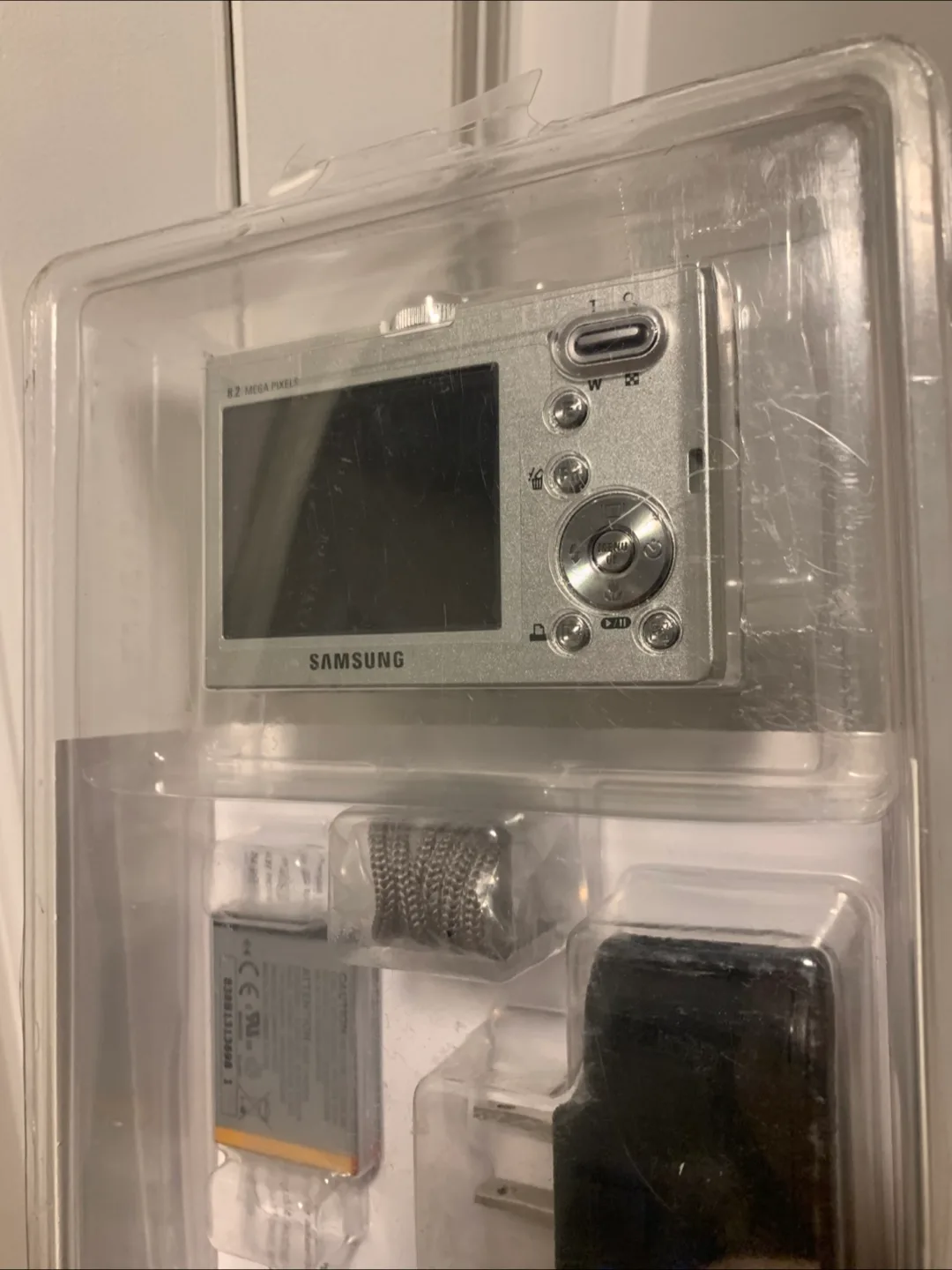 Samsung M100 Digital Camera - New in Box! image indicator(4)