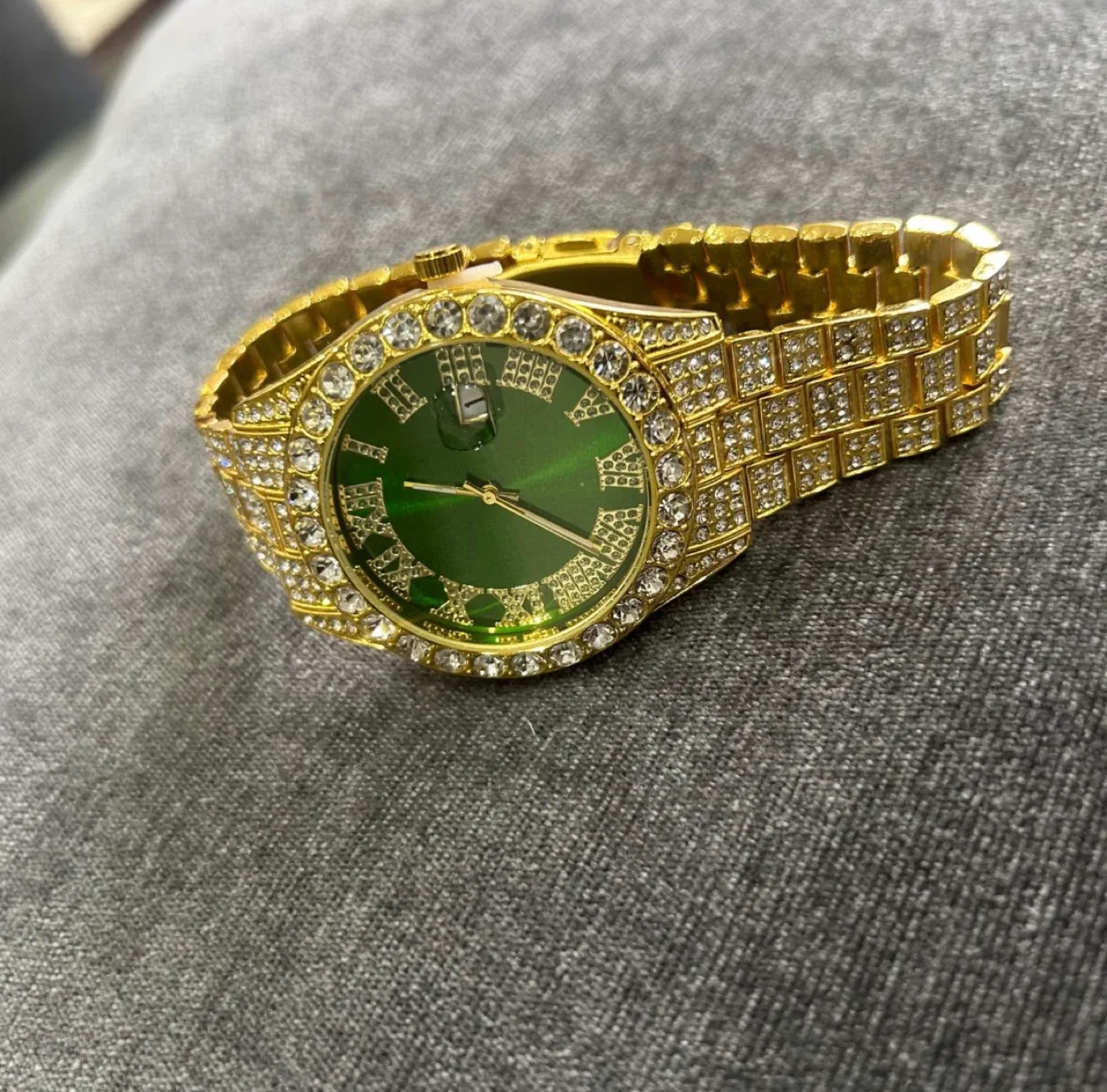 Green & Gold Men’s watch image indicator(2)