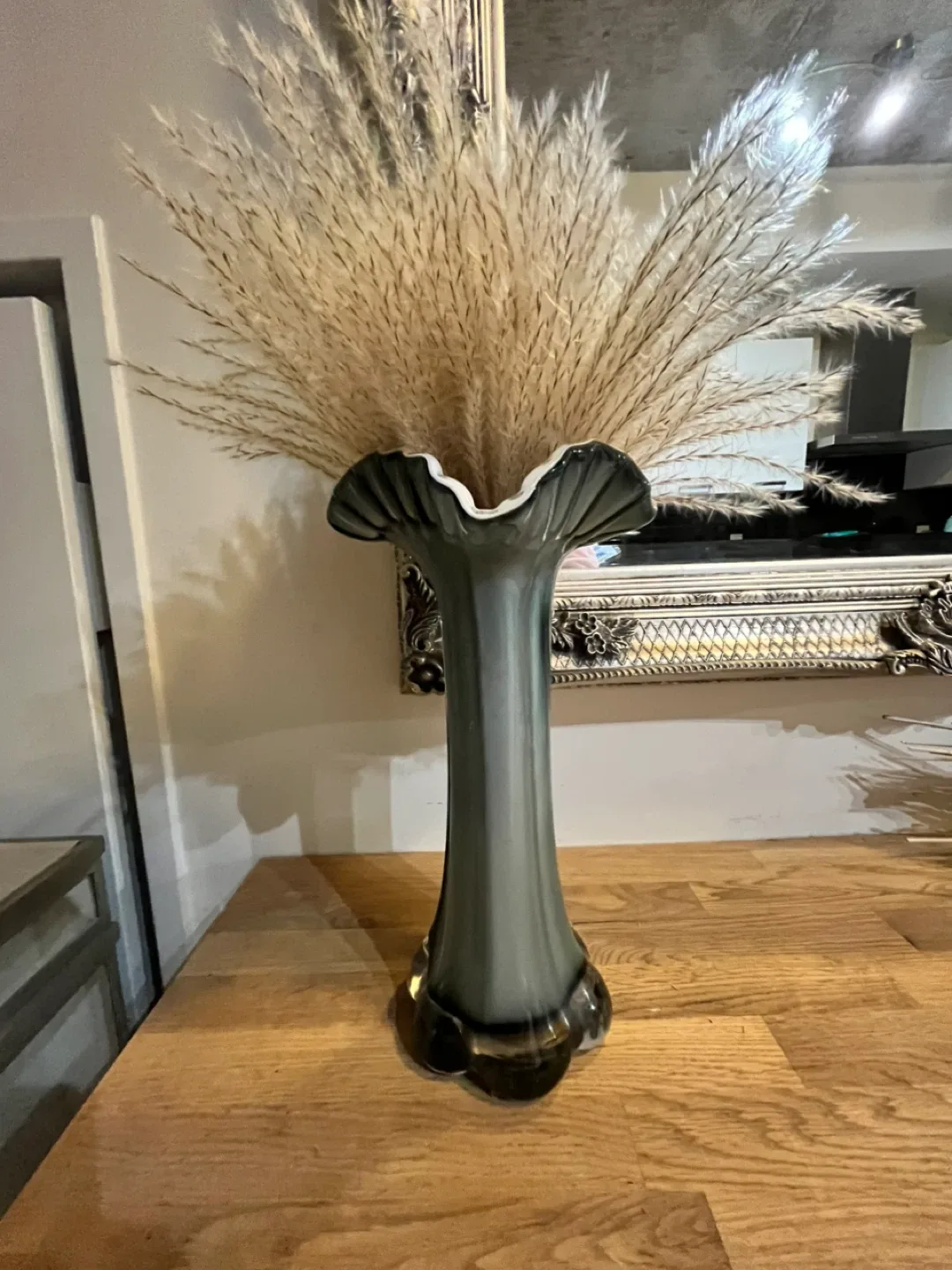 Grey Glass Vase & white vase image indicator(4)