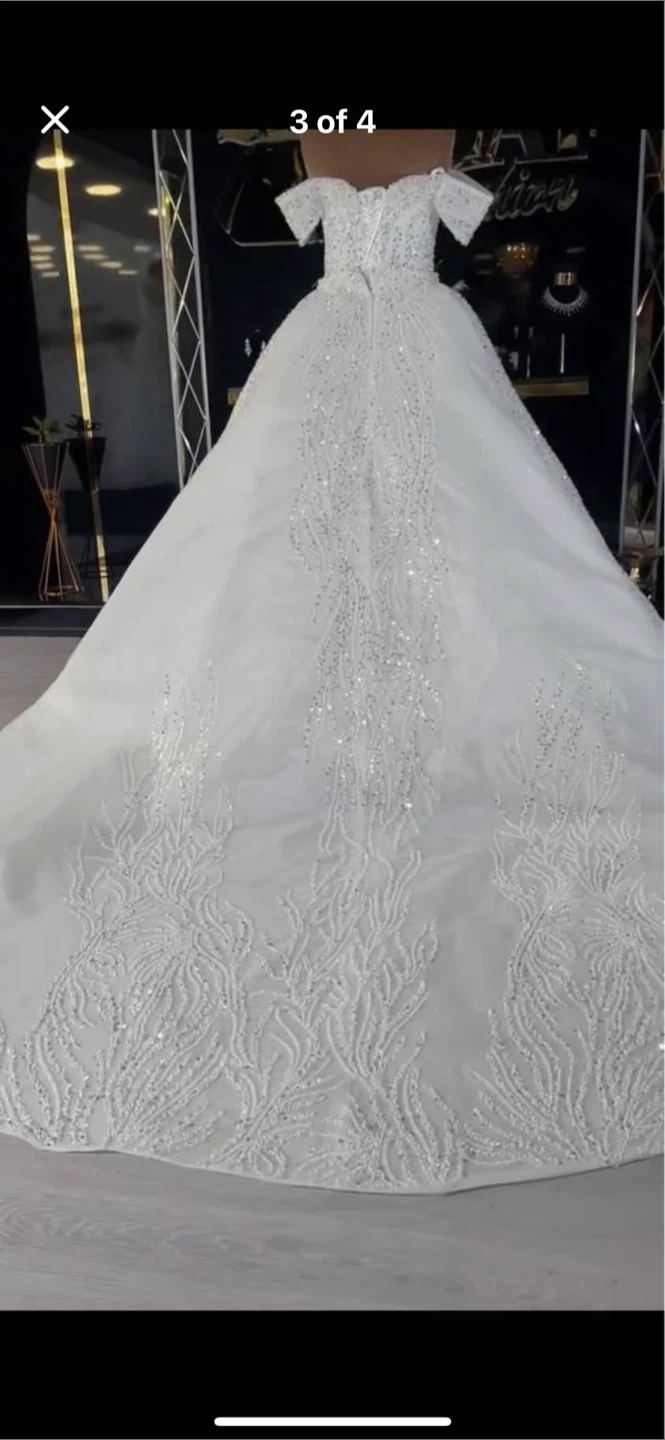 Wedding dress - photo 2