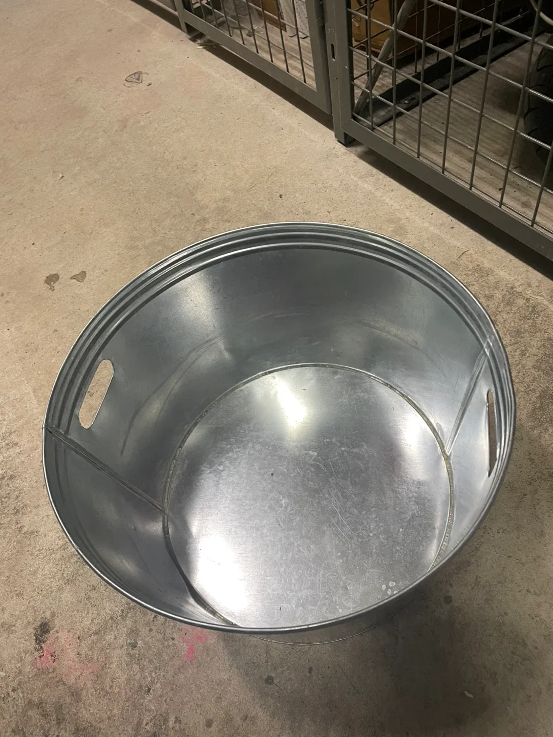 Galvanized Metal Tub - Silver image indicator(3)