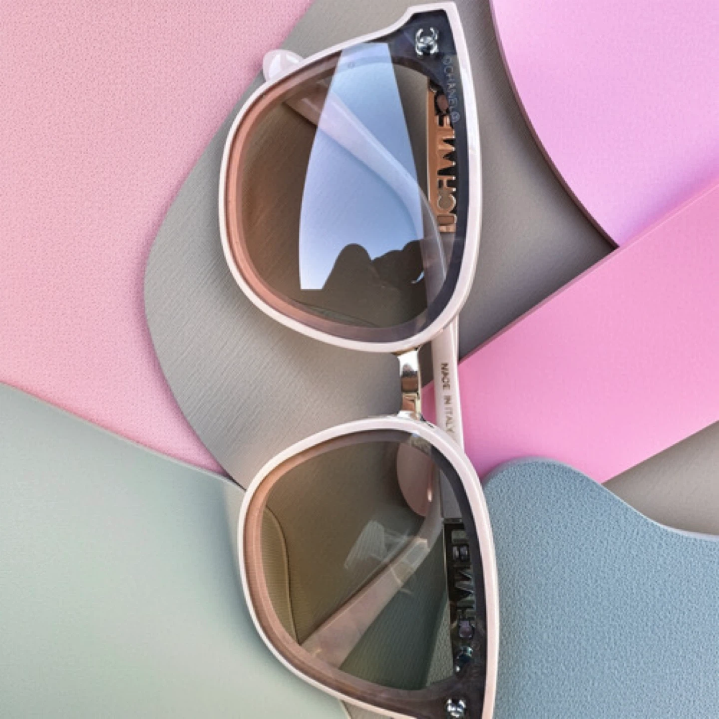 Chanel Sunglasses - Pink - photo 3
