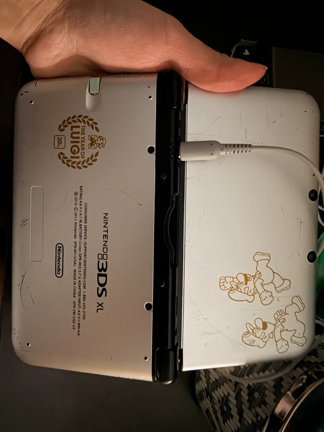 Nintendo 3DS XL Year of Luigi Edition image indicator(4)