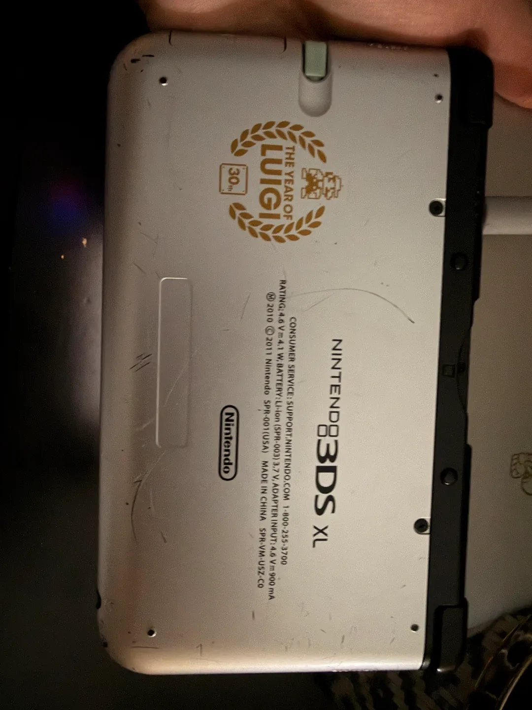 Nintendo 3DS XL Year of Luigi Edition image indicator(2)