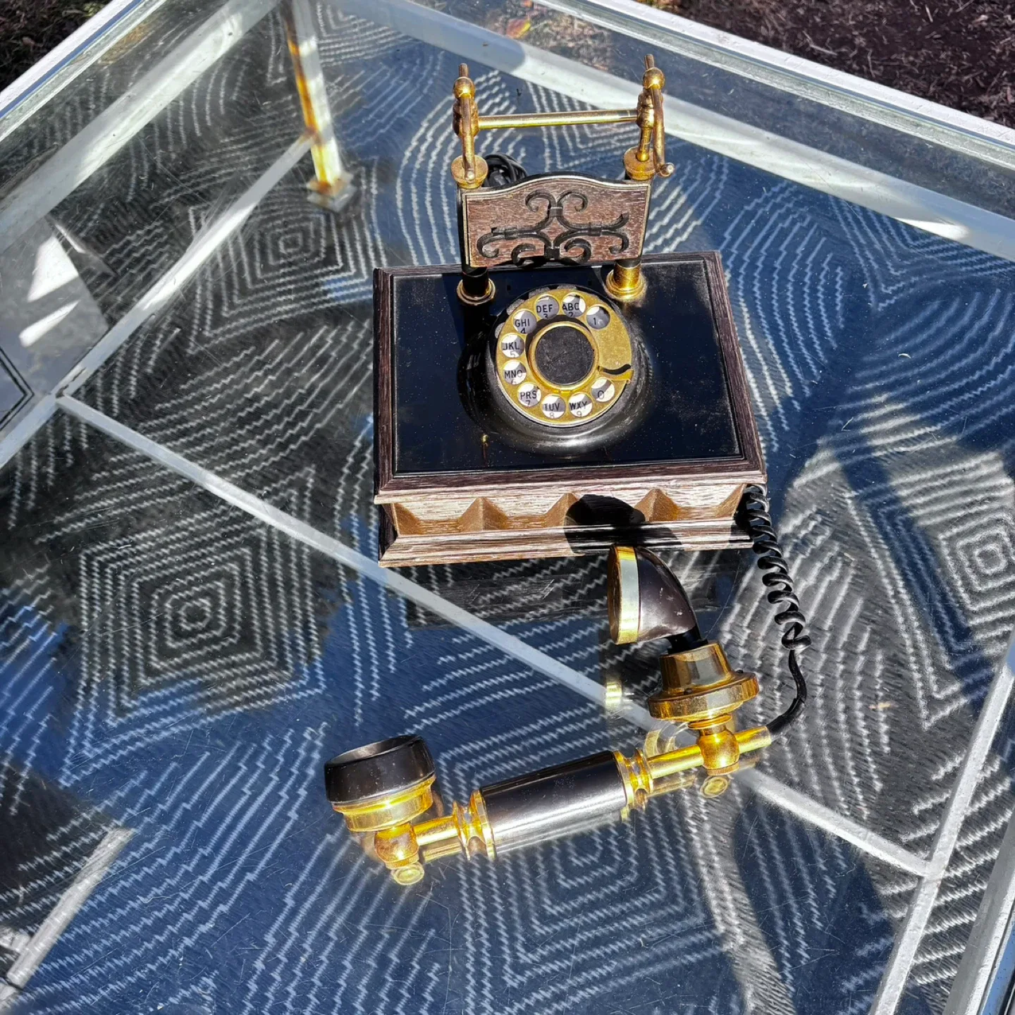 Vintage DecoTel Rotary Phone image indicator(2)