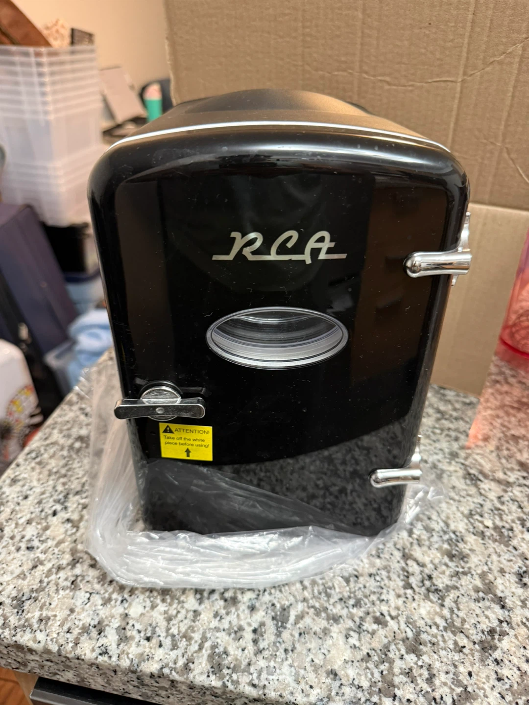 RCA mini fridge/ cooler - like NEW! - photo 3