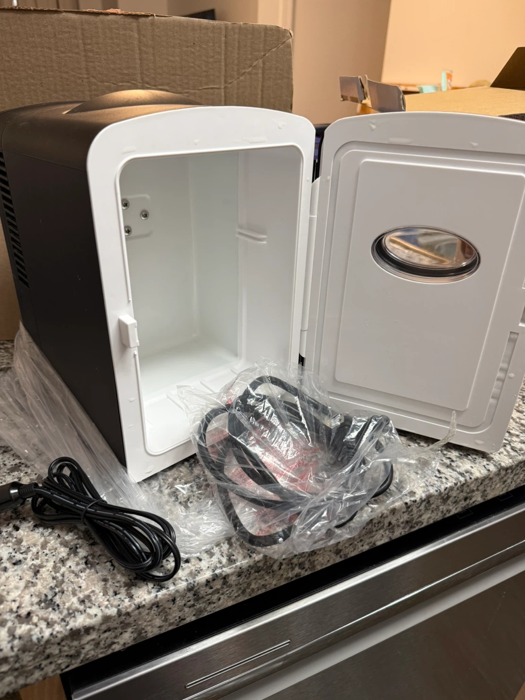 RCA mini fridge/ cooler - like NEW! - photo 4