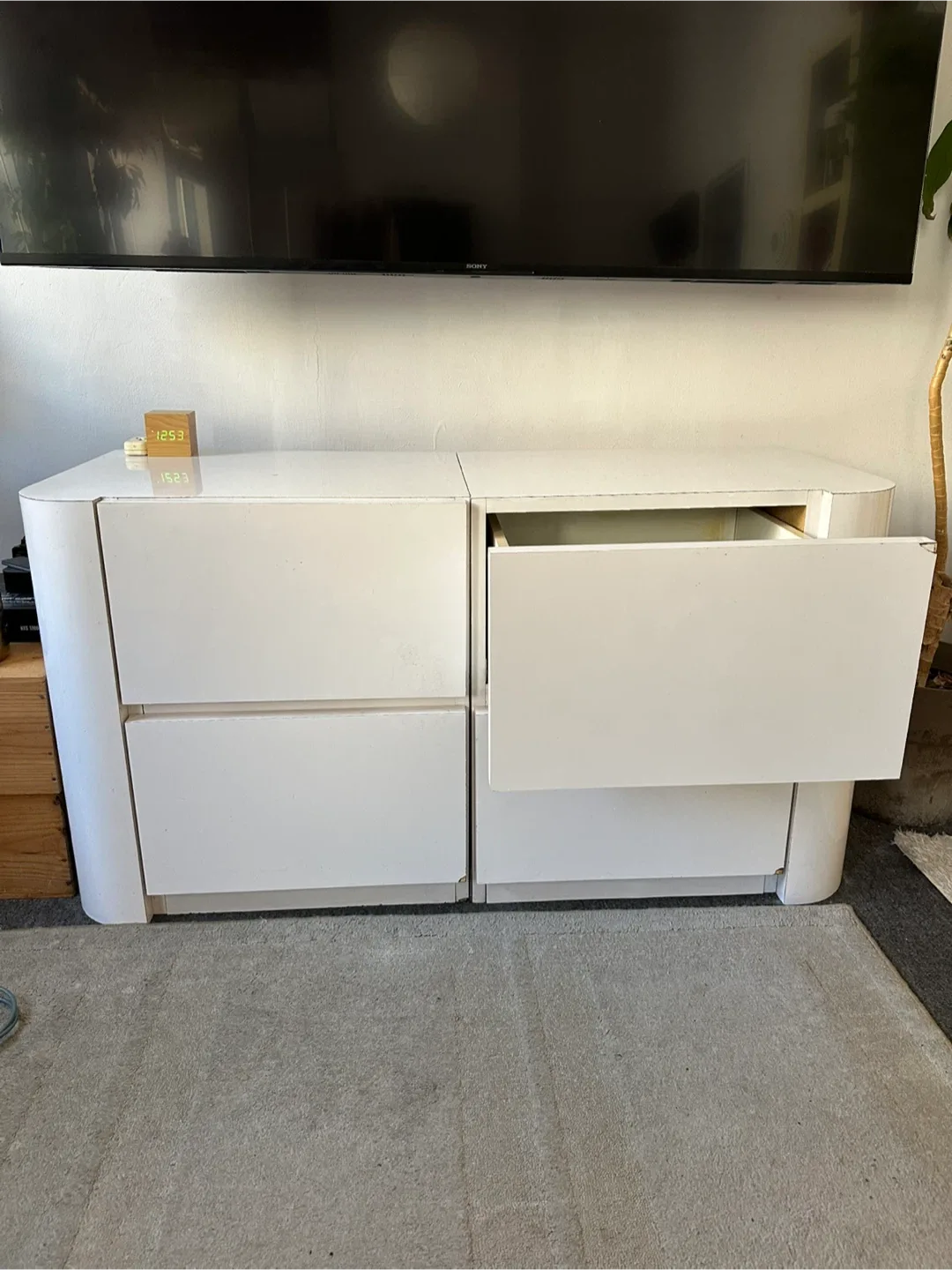 White Dresser with 4 Drawers image indicator(4)