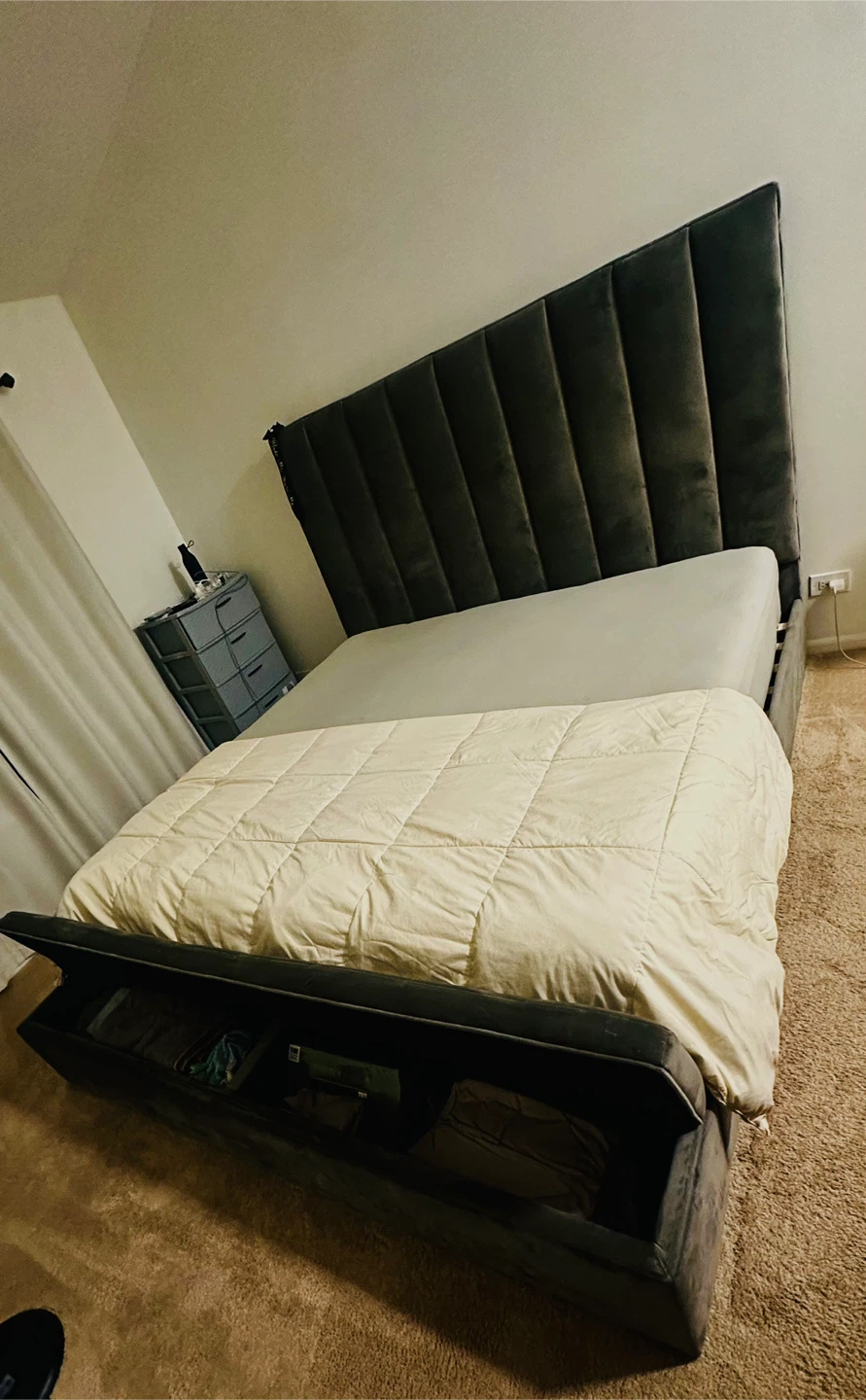Gray Velvet King Bed with Storage - photo 2