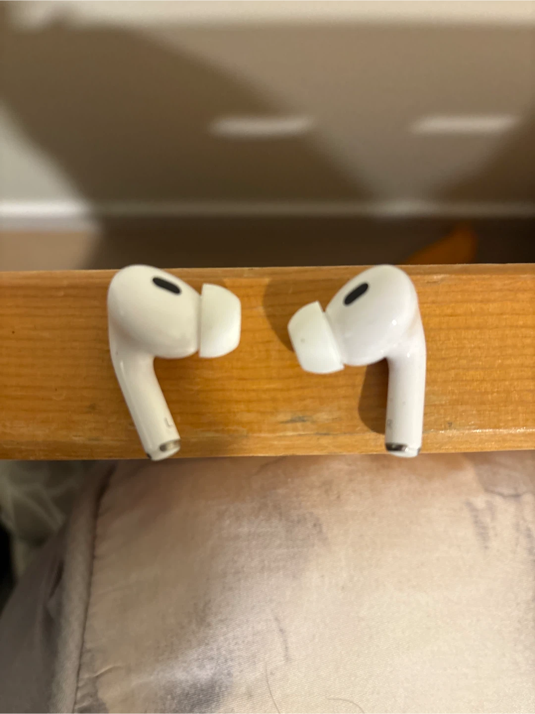Used Apple AirPods Pro - photo 3