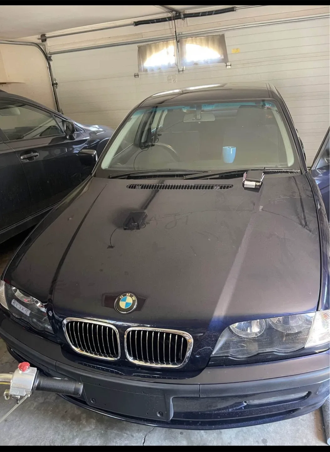 BMW 320i Sedan image indicator(5)