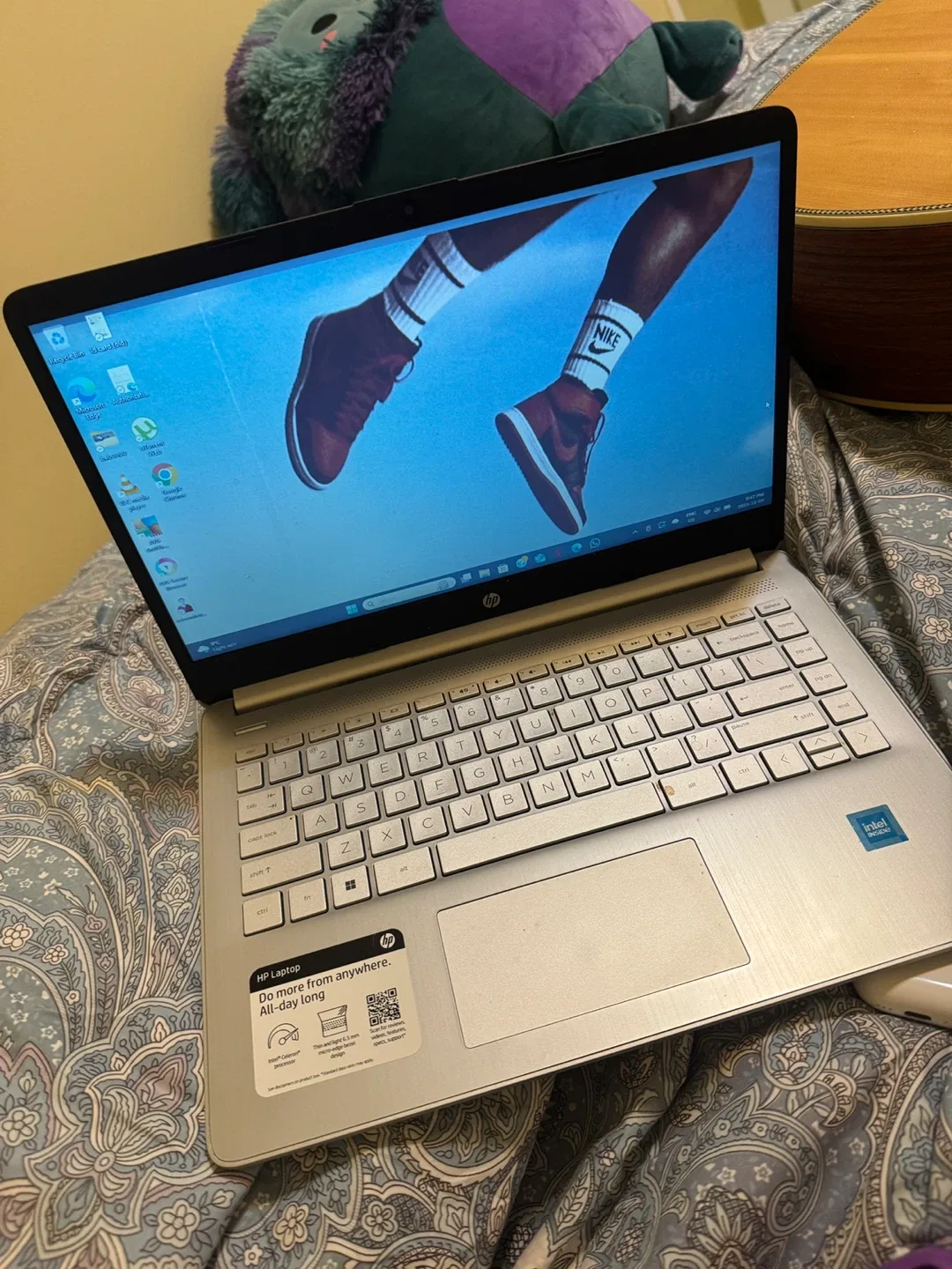 HP Laptop 14-dq0xxx, Intel Celeron, 16GB RAM image indicator(2)