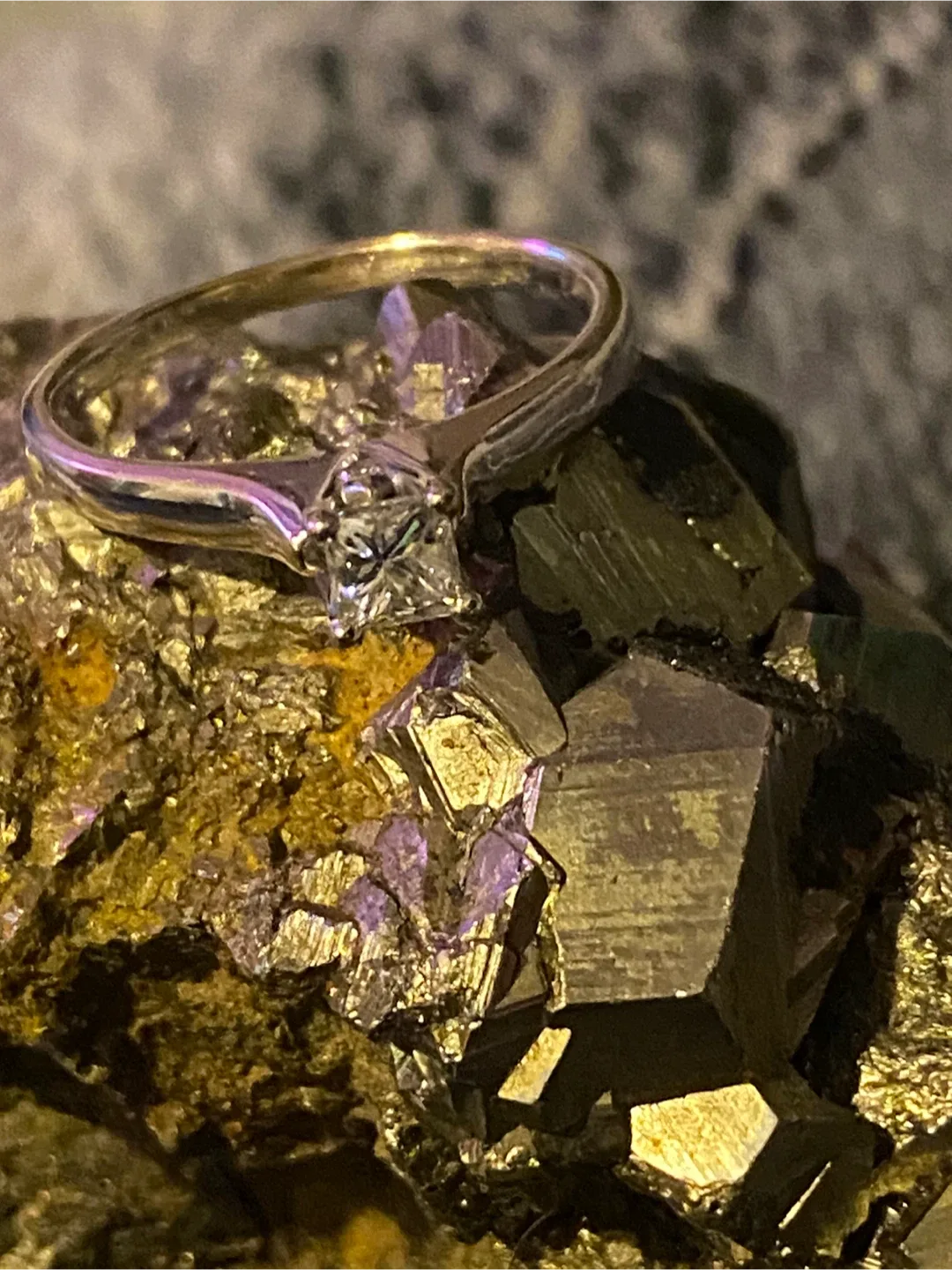 Diamond Solitaire Ring image indicator(2)