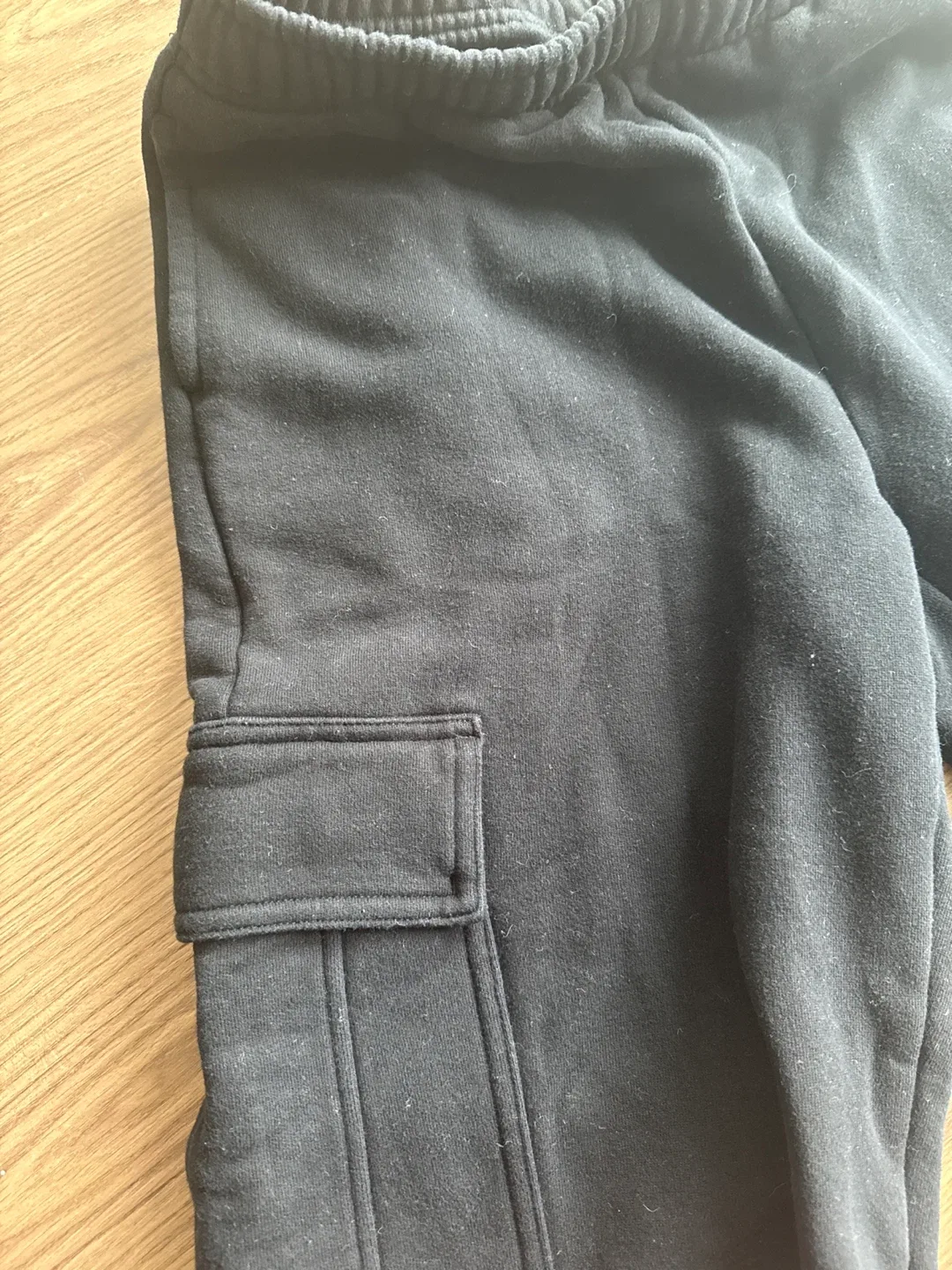 Aritzia Black Cargo Sweatpants image indicator(2)