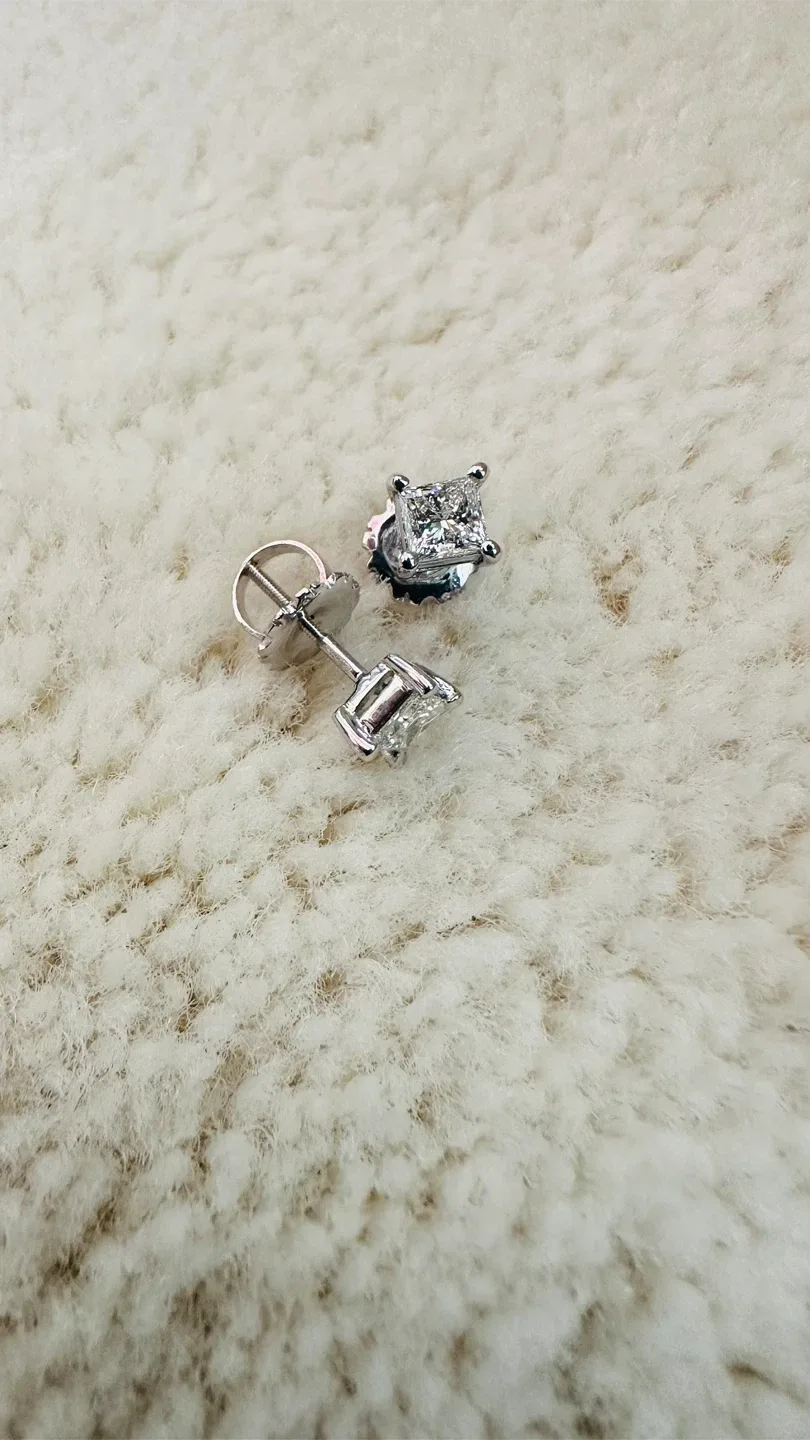 Negotiable Natural Diamond Stud Earrings with GIA 18k White Gold image indicator(2)